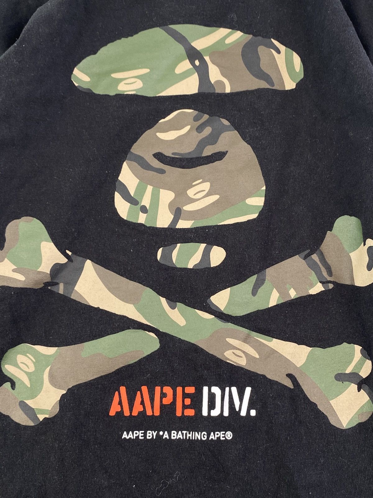 Aape Aape Black Long sleeve with Camo print Size: L Size US L / EU 52-54 / 3 - 4 Thumbnail