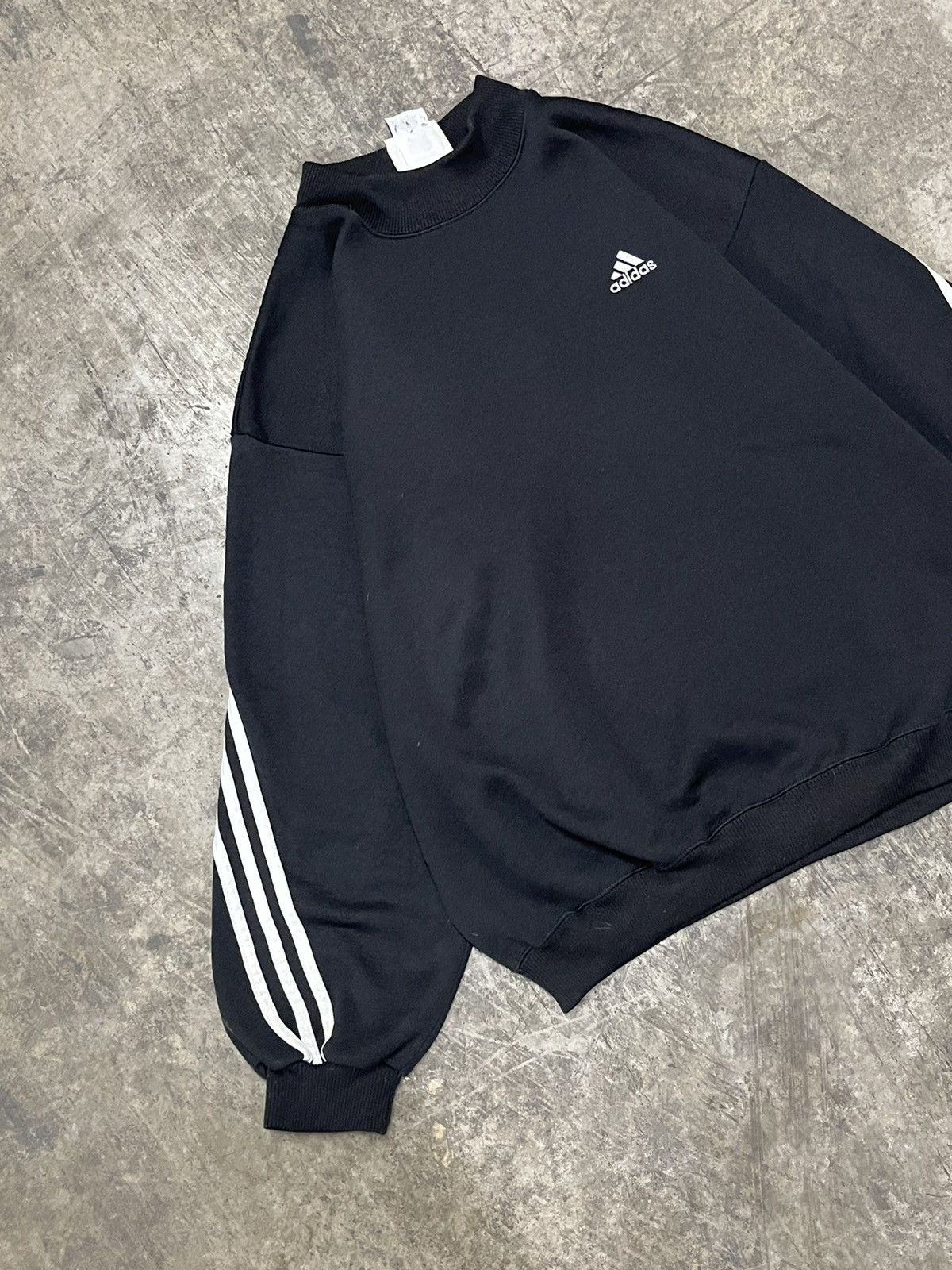 Adidas × Vintage Adidas vintage boxy fit crewneck sweatshirt hype rare sporty Size US M / EU 48-50 / 2 - 4 Thumbnail