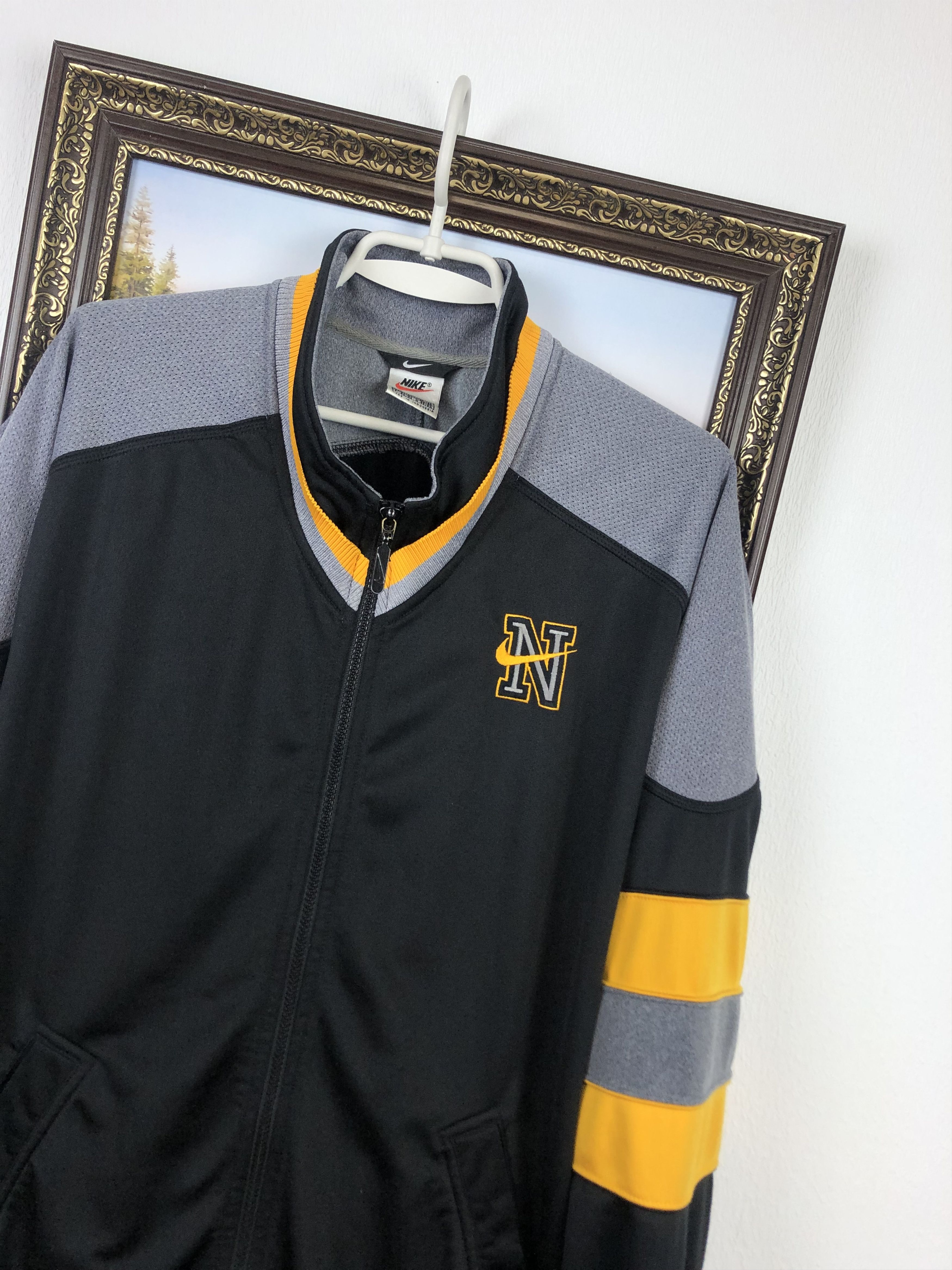 Nike Vintage Nike Swoosh Sweatshirt Jacket Rare Hype Track Top Size US L / EU 52-54 / 3 - 6 Thumbnail