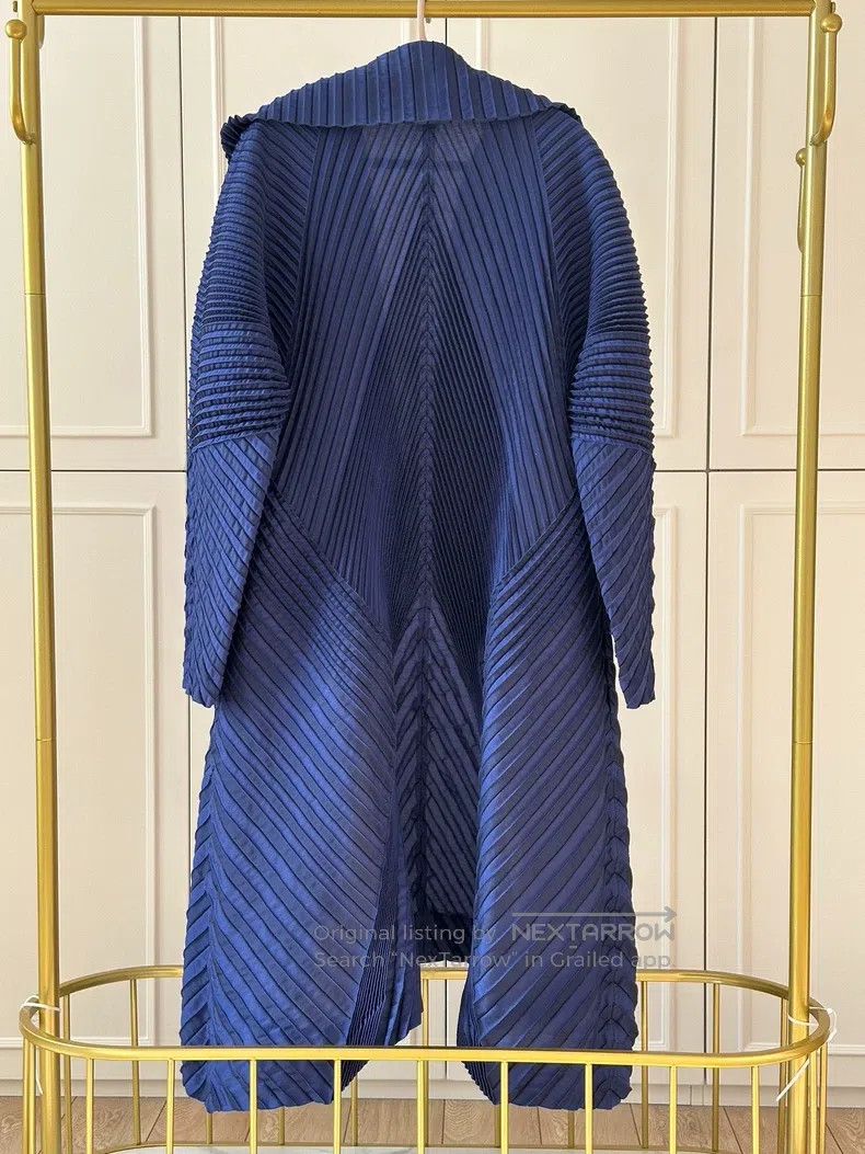 Issey Miyake Issey Miyake Main Line Blue Long Pleated Trench Coat Size M / US 6-8 / IT 42-44 - 3 Thumbnail