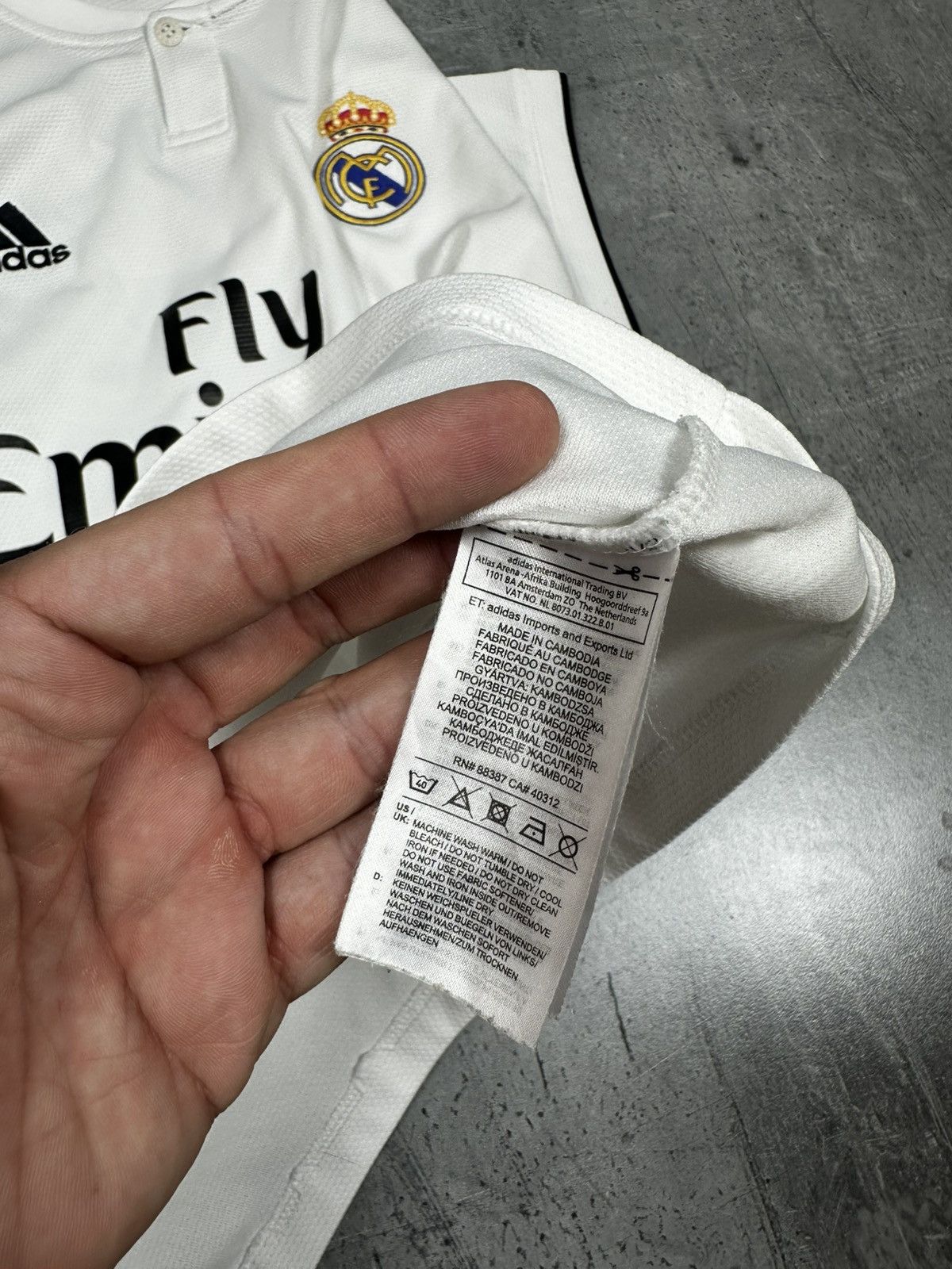 Adidas Adidas Real Madrid Jersey 2018 Home Kit Size M Size US M / EU 48-50 / 2 - 5 Thumbnail