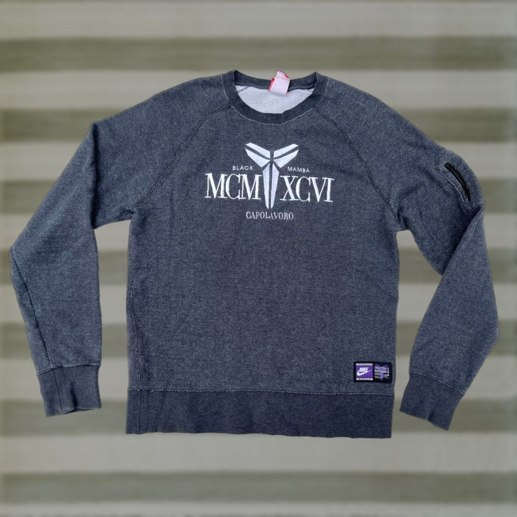 Nike VINTAGE Nike Kobe Bryant Black Mamba Crew Sweatshirt Capolavoro Knit Crewneck Sz M Gray Men’s Size US M / EU 48-50 / 2 - 1 Thumbnail