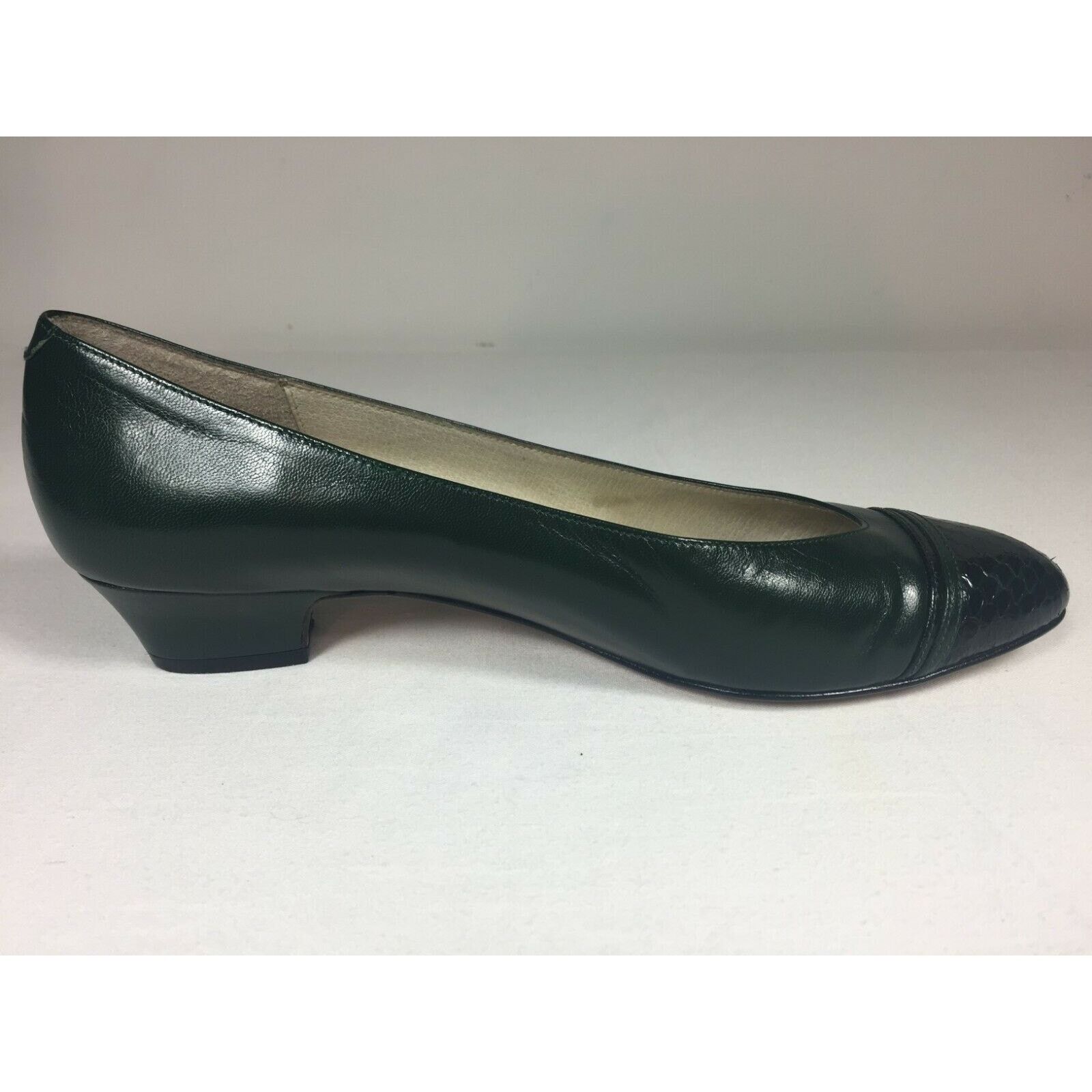 Other Amalfi Womens Italy Made Green Leather Cap Toe Shoes Sz 7.5 Size US 7.5 / IT 37.5 - 9 Thumbnail