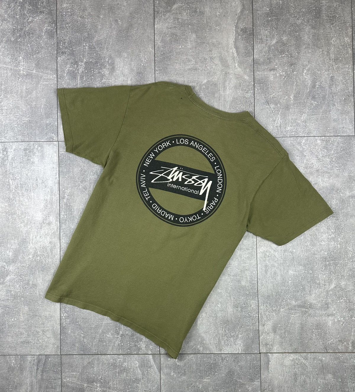 Stussy Stussy International Tour Overprint Logo Olive T-Shirt Size US M / EU 48-50 / 2 - 1 Thumbnail