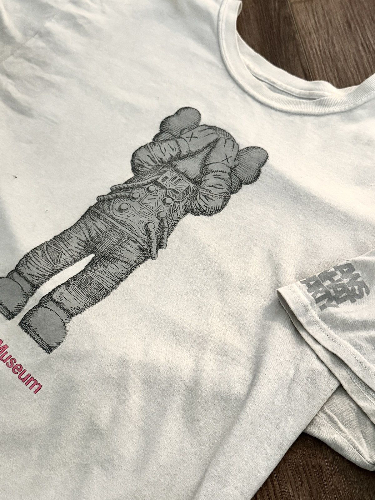 Kaws KAWS Brooklyn Museum Grey Graphic Tee Size L Size US XL / EU 56 / 4 - 2 Thumbnail