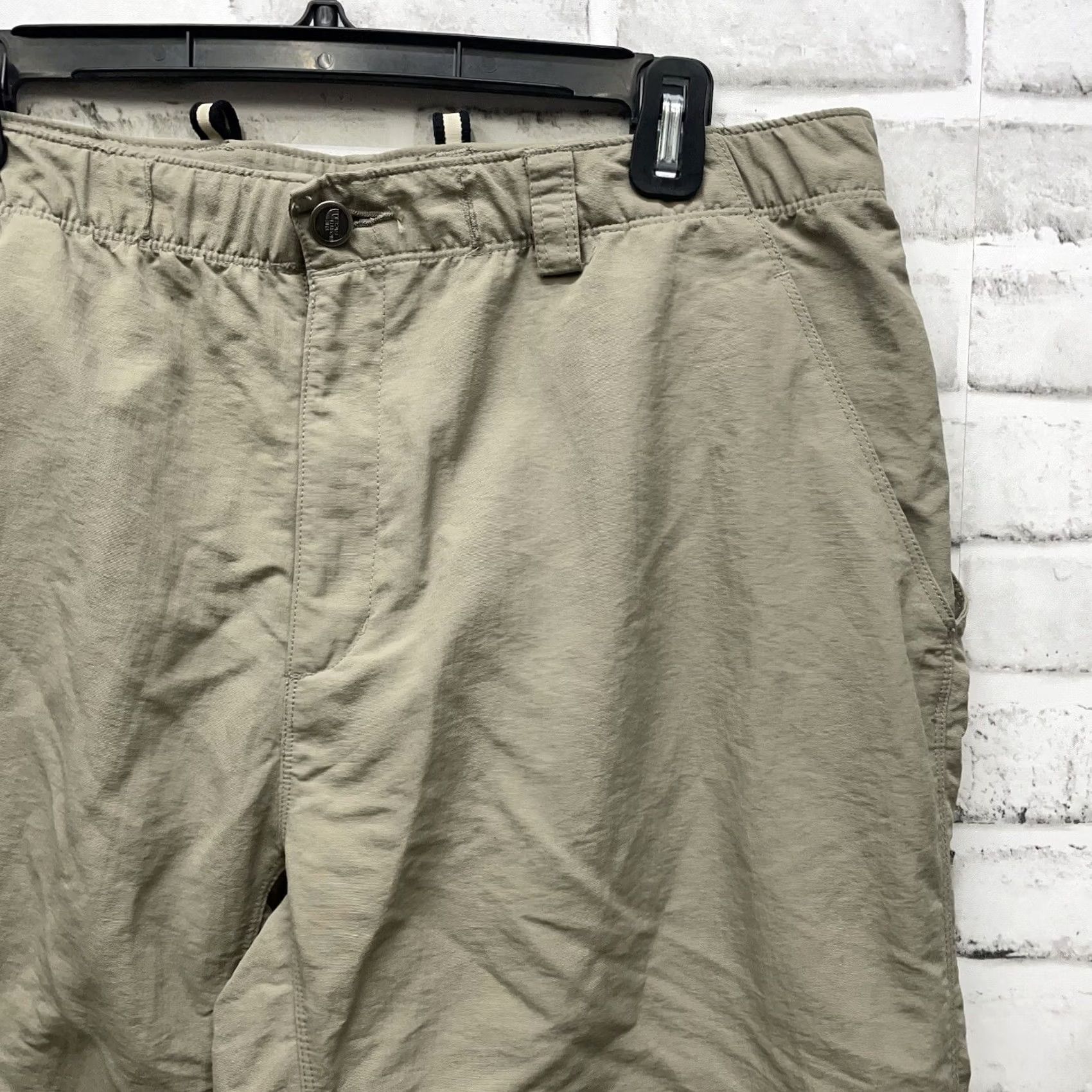 The North Face VINTAGE The North Face Beige Convertible Hiking Pants Womens Size XL Size 40" / US 18 - 2 Thumbnail