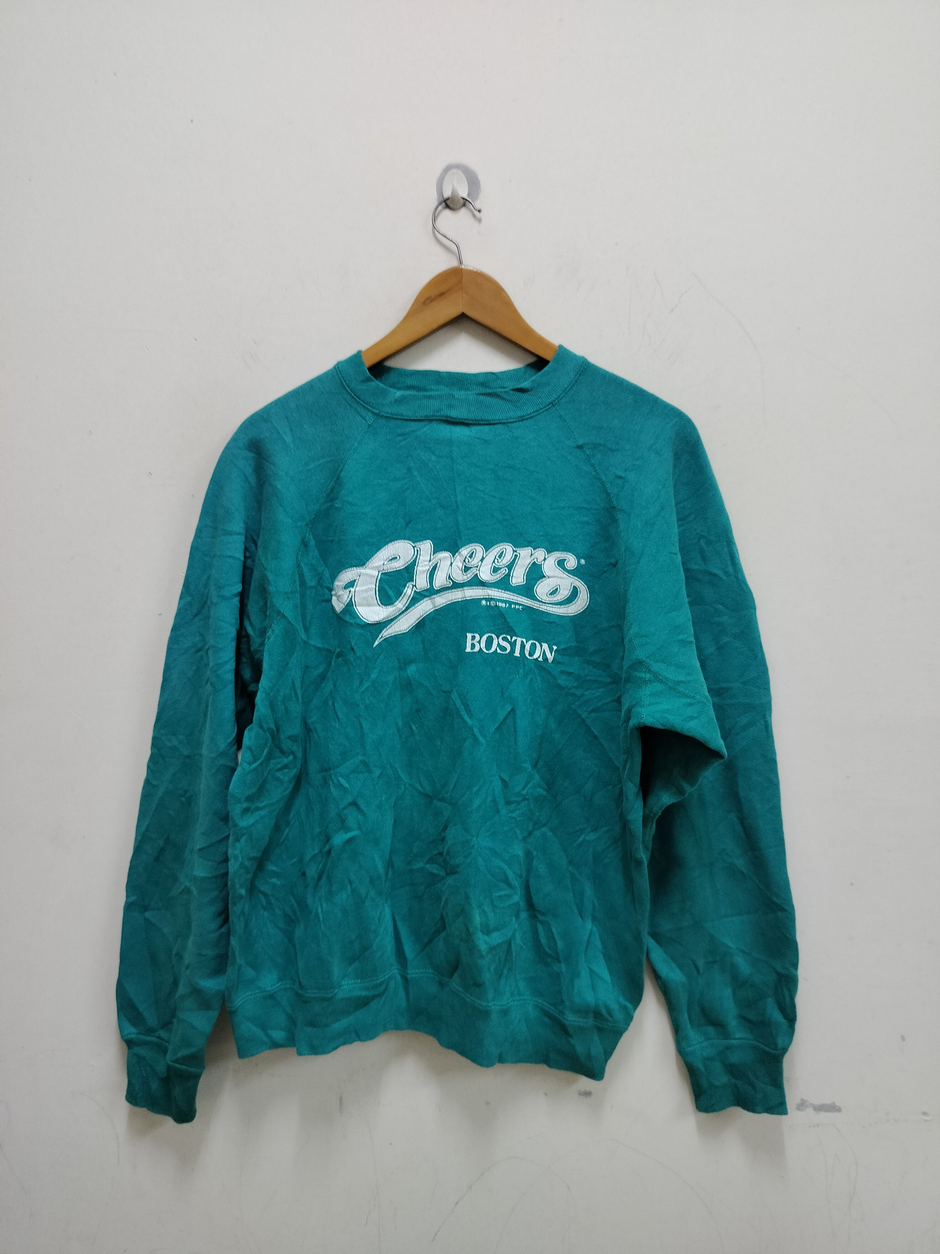 Vintage Vintage 1987 Cheers Boston sweatshirts Size US L / EU 52-54 / 3 - 1 Thumbnail