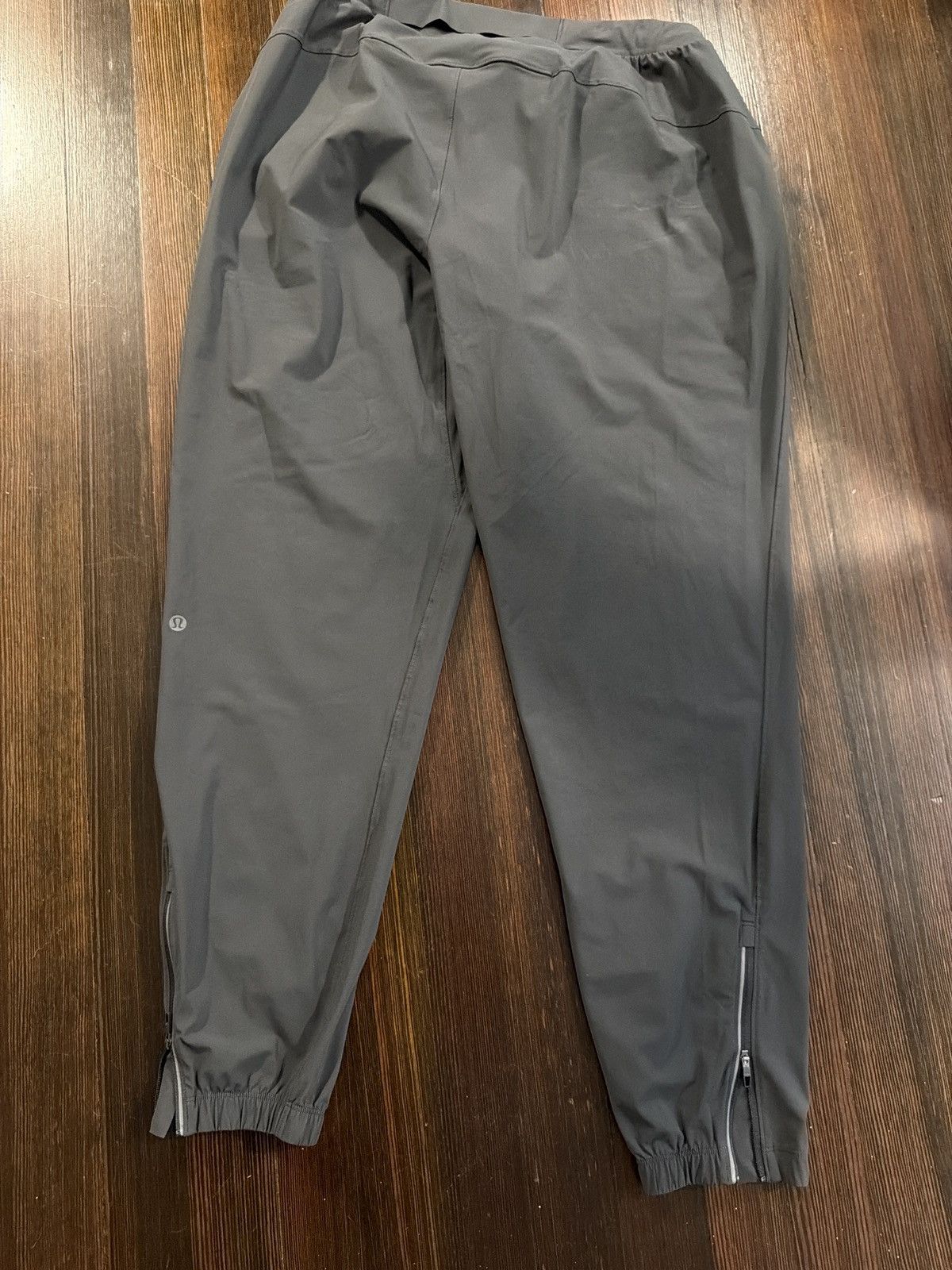 Lululemon Lululemon crop joggers size 34 Size US 34 / EU 50 - 2 Thumbnail