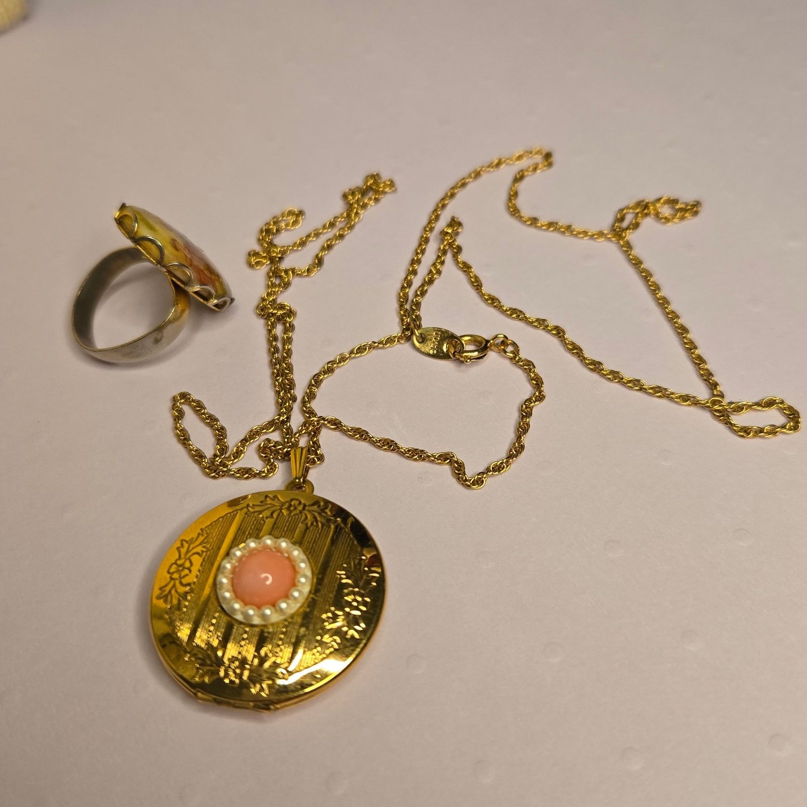 Vintage Vintage AVON VictorianLocket Necklace Courting Couple Ring Size ONE SIZE - 2 Thumbnail