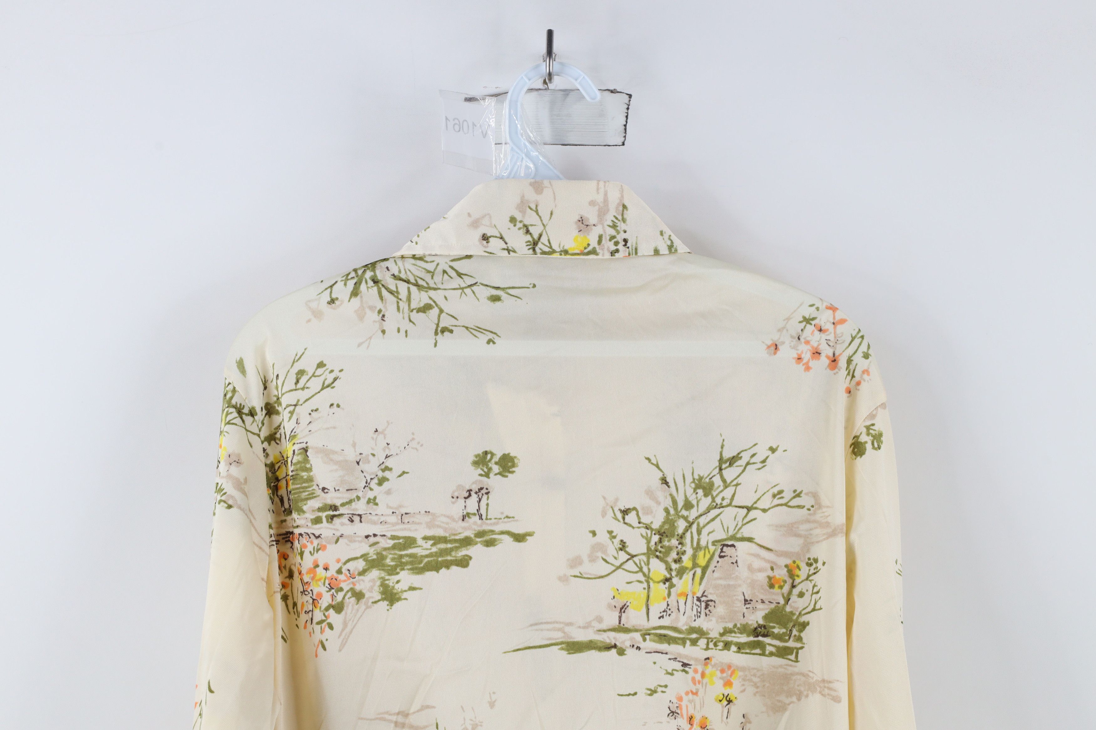 Vintage Vintage 70s Streetwear Flower Knit Collared Button Shirt USA Size L / US 10 / IT 46 - 10 Thumbnail