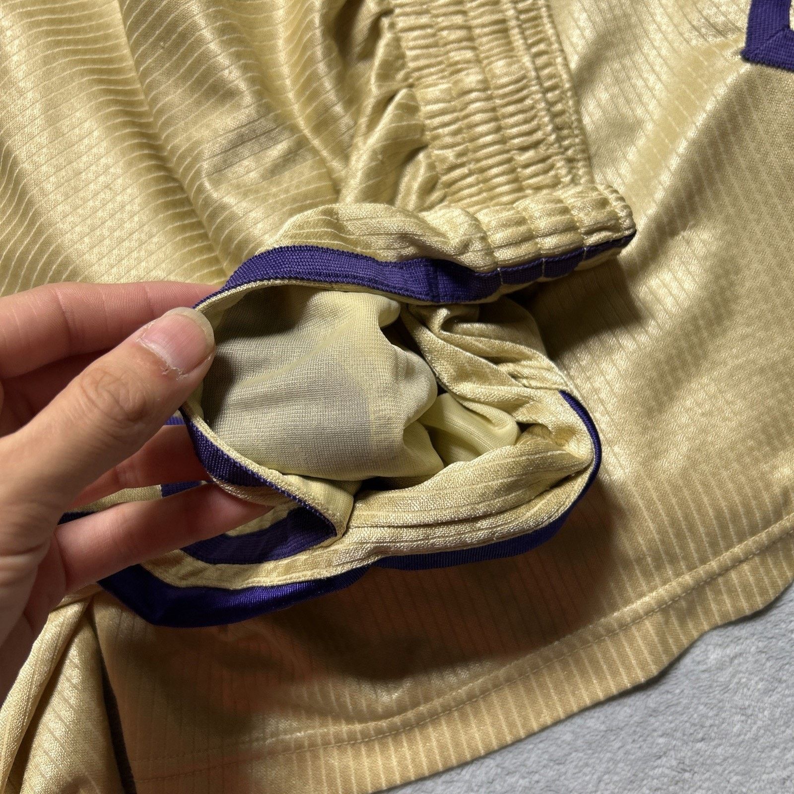 Nike Nike Gold Shinny Dazzle Mesh Shorts Mens XL 34x9 Baggy Retro Size US 34 / EU 50 - 17 Thumbnail