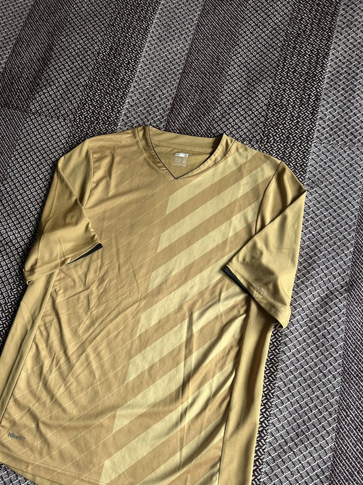 Nike × Vintage Vintage Nike Dri-Fit Sportswear T-Shirt Unisex Size S/M Size US S / EU 44-46 / 1 - 5 Thumbnail