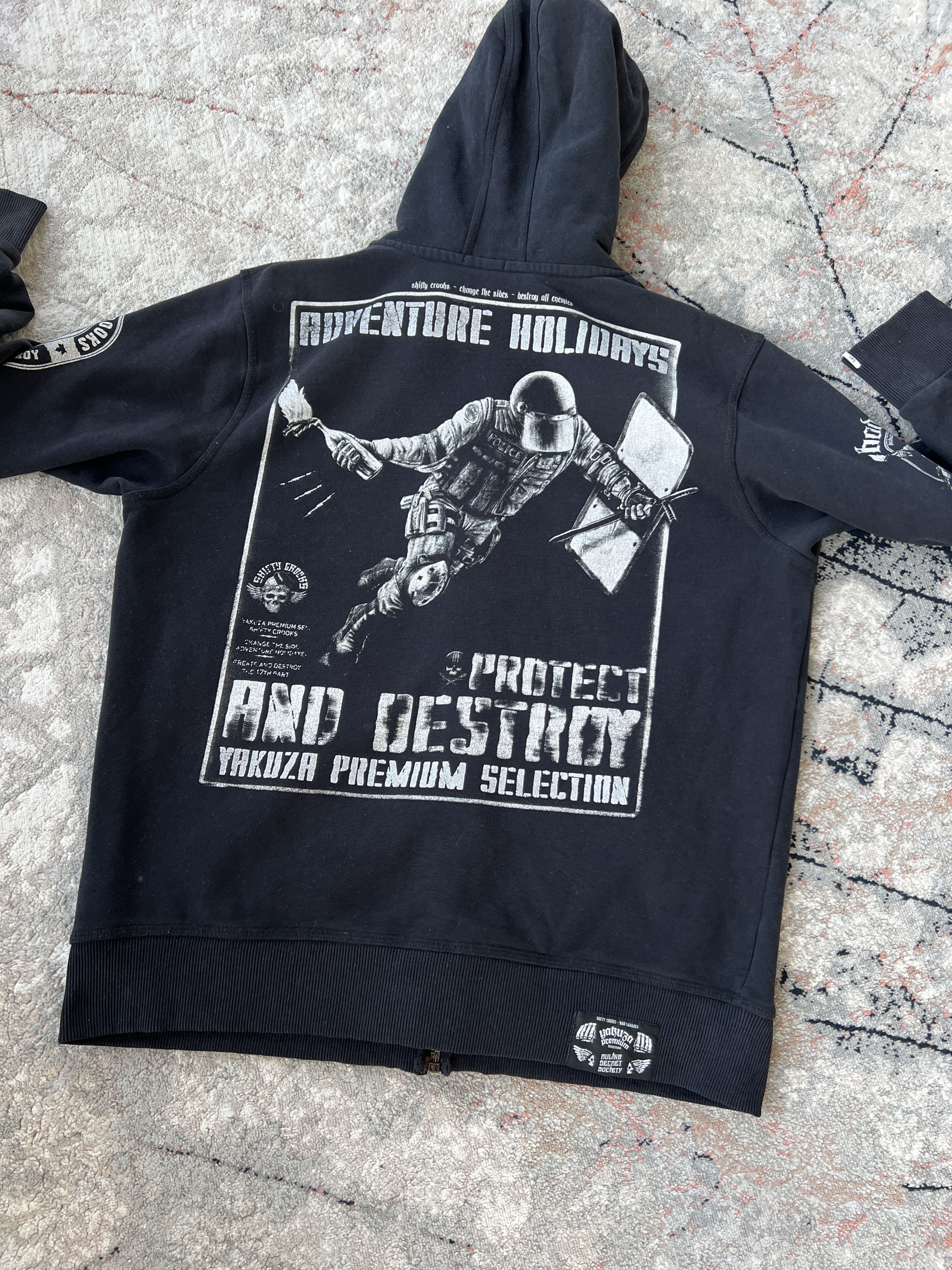 Japanese Brand Yakuza Premium Selection Shifty Crooks Zip hoodie Size US XL / EU 56 / 4 - 2 Thumbnail