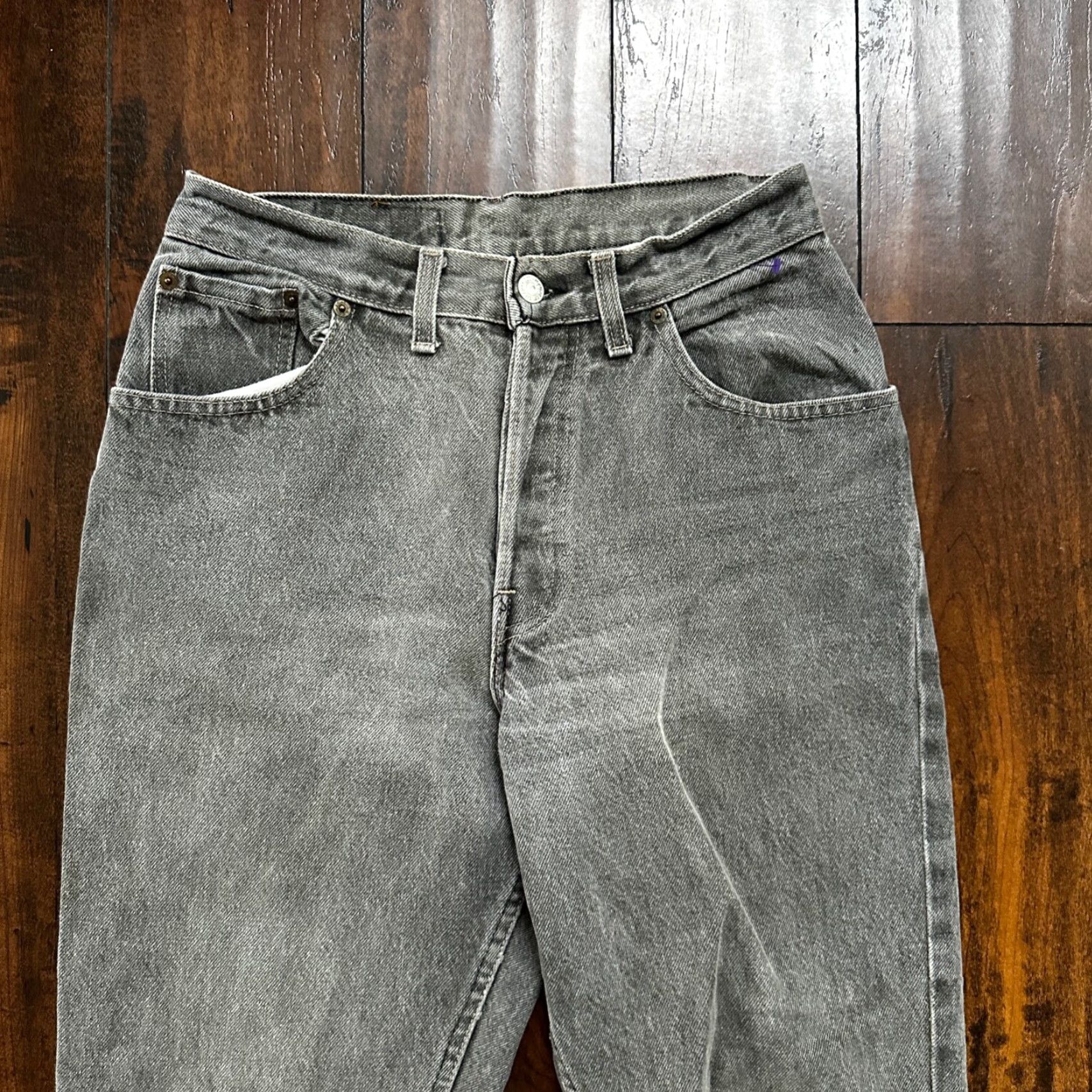 Levi's VTG Levi's 501 Jeans 27x30 Button Fly Grey Wash Straight Mens 90s Vintage USA Tag XX Act Faded Size US 27 - 2 Thumbnail