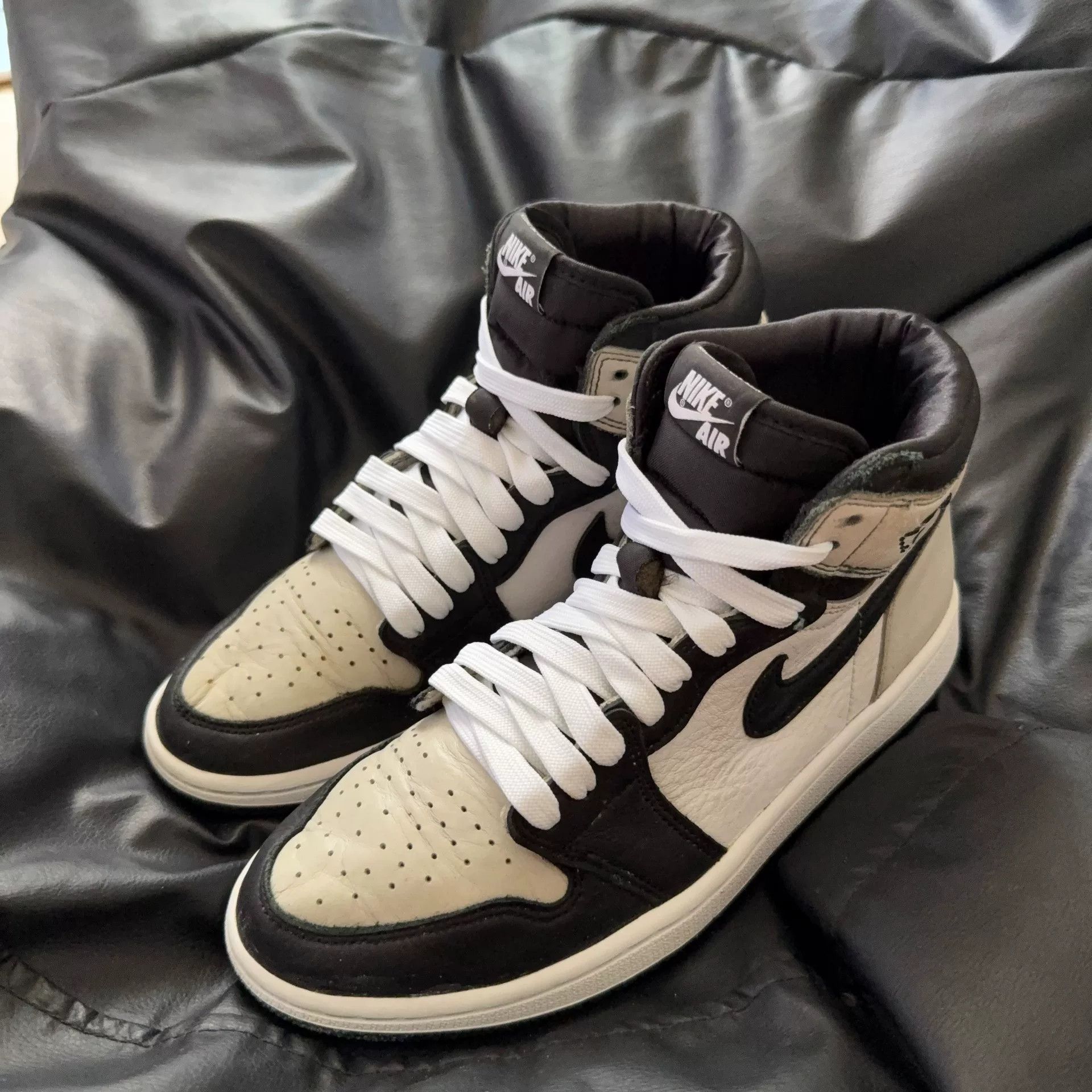Nike Nike Silver Lowtop Sneakers 40 Men Size US 7.5 / EU 40-41 - 1 Thumbnail