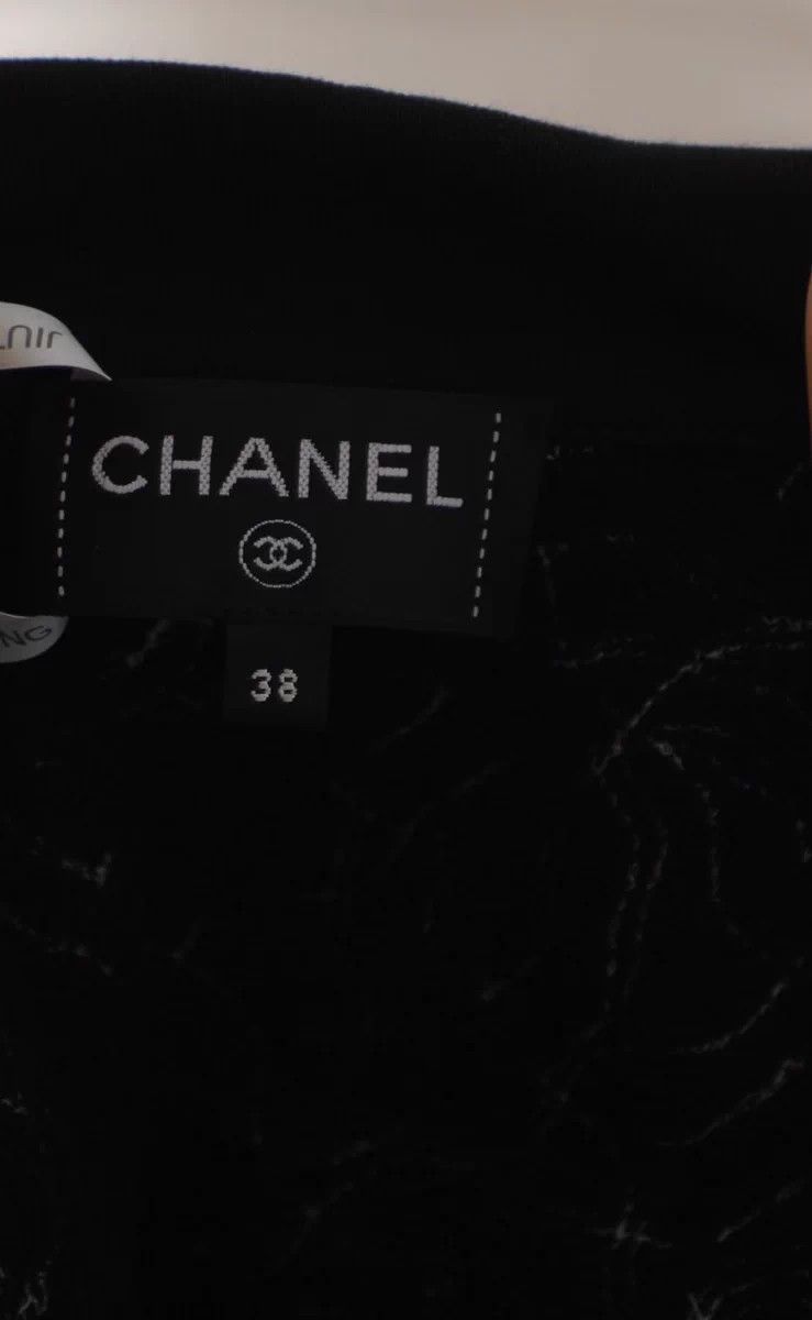 Chanel Chanel Classic Tweed Jacket Size S / US 4 / IT 40 - 2 Thumbnail