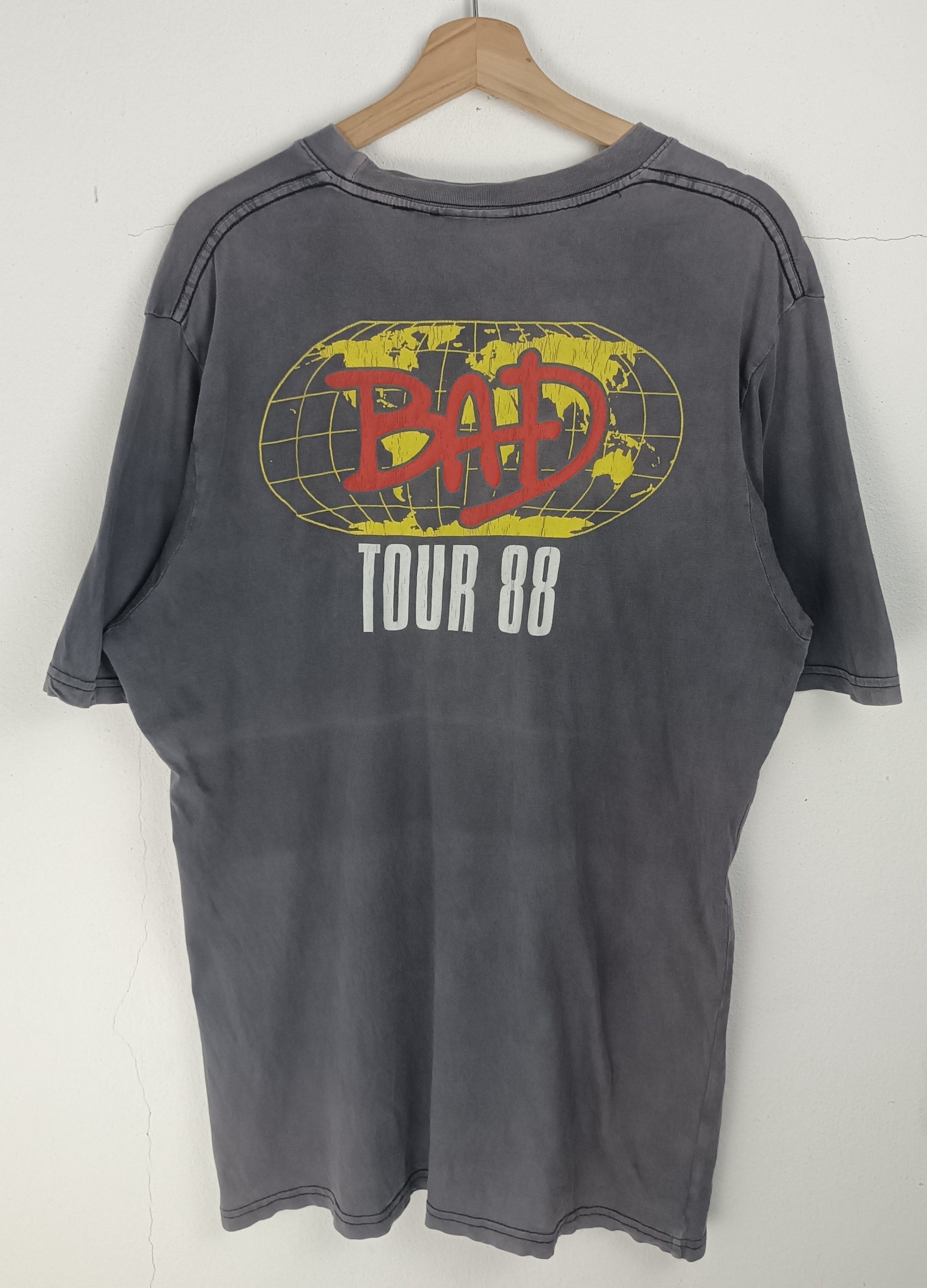 VINTAGE FADED MICHAEL JACKSON BAD TOUR 88 TEE