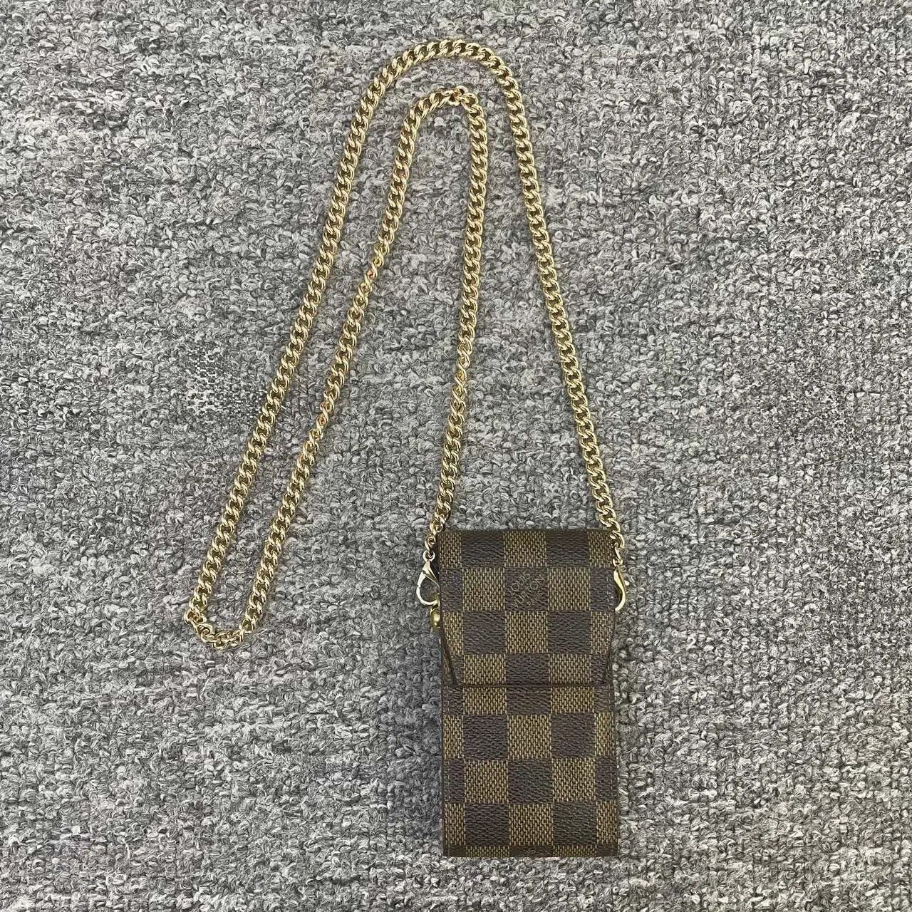 Louis Vuitton Louis Vuitton Classic Checker Chain Bag. Size ONE SIZE - 1 Thumbnail