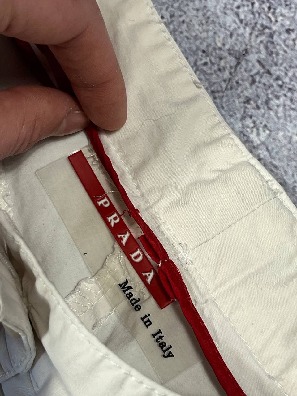 Prada Luxury Summer Prada 3/4 white Cargo Pants Traingle Logo Size 28" / US 6 / IT 42 - 8 Thumbnail