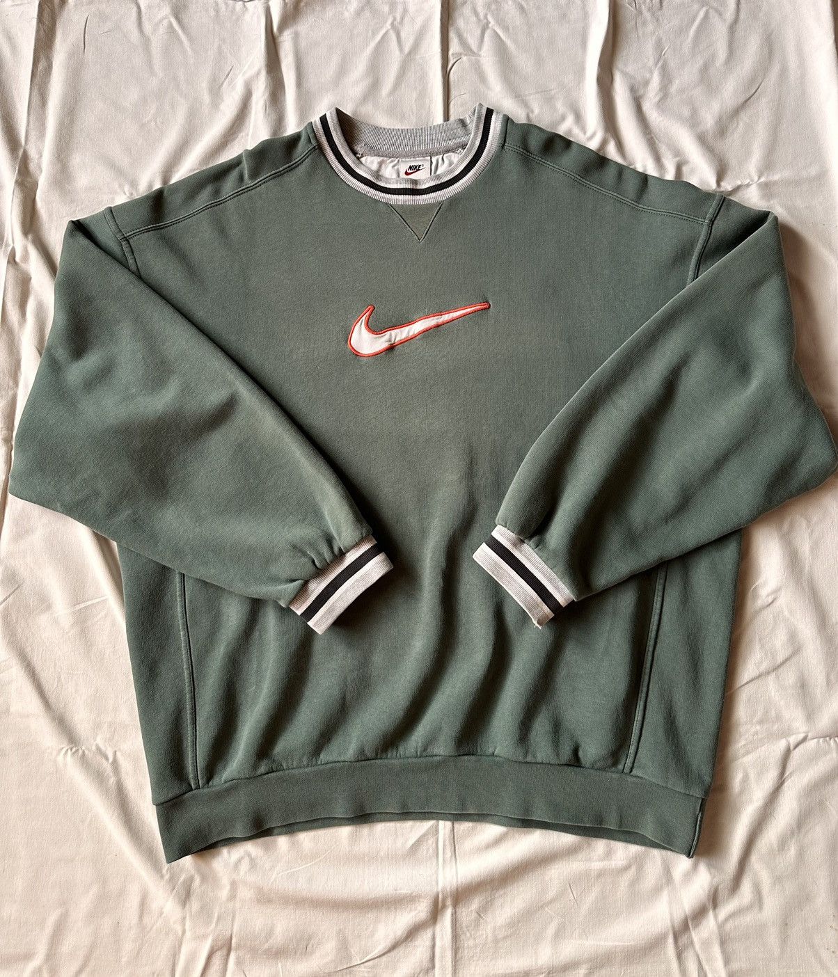 image of Nike Sweatshirt 90's in Army Khaki, Men's (Size XL)