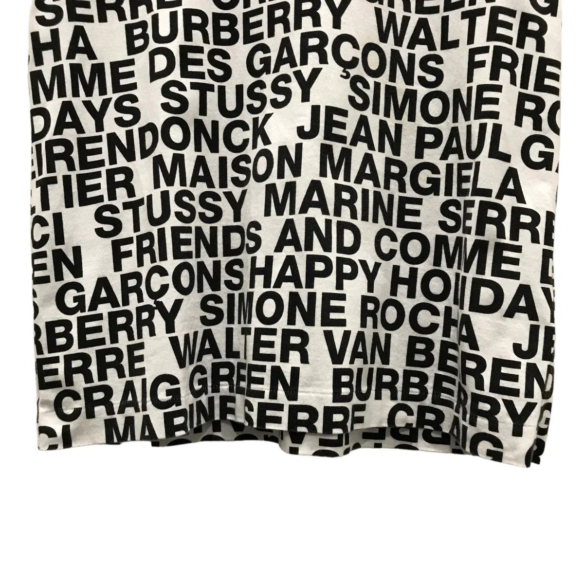 Comme des Garcons Happy Holidays Friends Allover Logo Tee Size US L / EU 52-54 / 3 - 3 Thumbnail