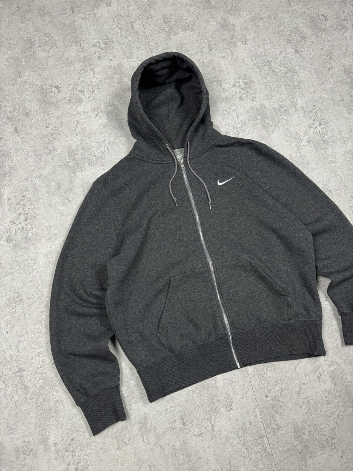 Nike Vintage Nike Y2K Gray Zip Hoodie Size L Size US L / EU 52-54 / 3 - 2 Thumbnail