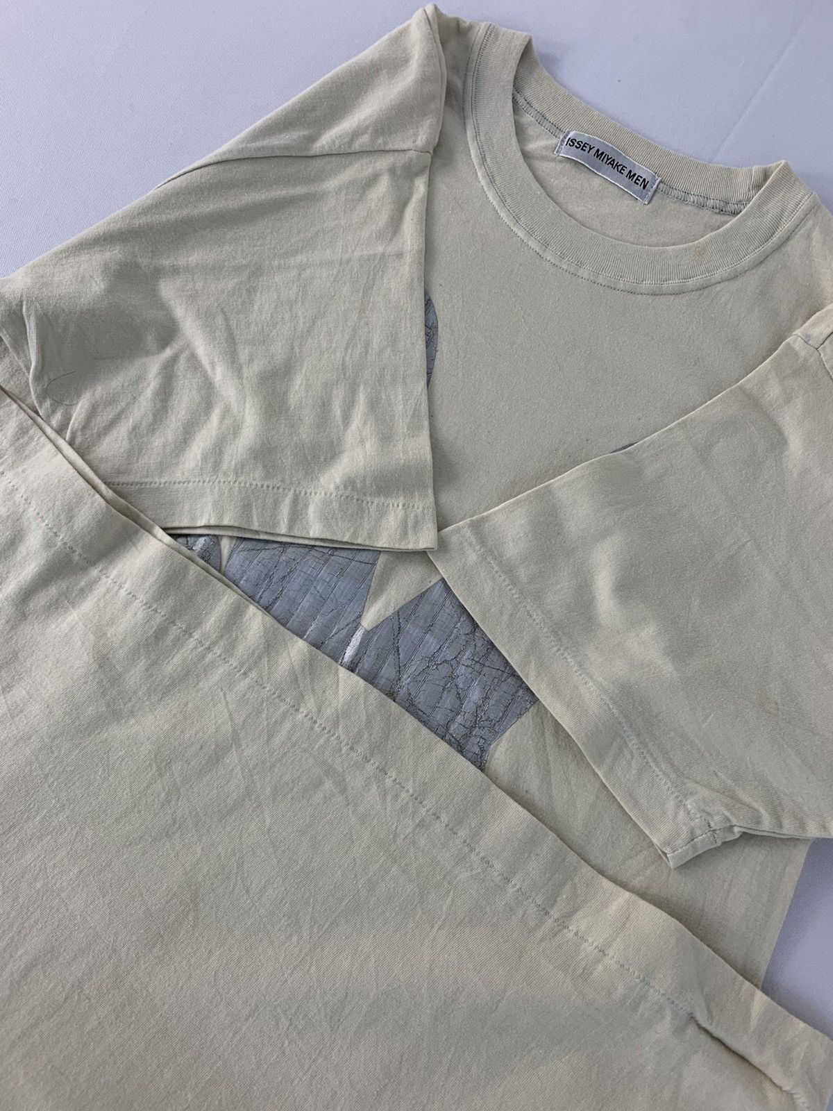 Issey Miyake Issey Miyake Men Peace Sign Hand Unisex Tee Size US S / EU 44-46 / 1 - 5 Thumbnail