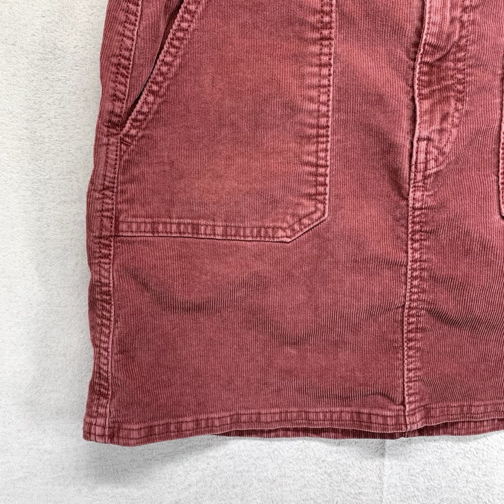 American Eagle Outfitters American Eagle Women's Mini Skirt Size 4 Red Corduroy Stretch Casual 90s Preppy Size 27" / US 4 / IT 40 - 5 Thumbnail
