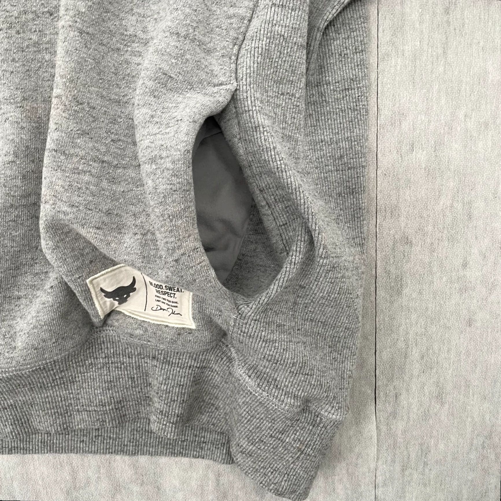 Under Armour VINTAGE Under Armour Project Rock Hoodie Pullover Men Large Sleeveless Gray Graphic Logo Athletic Activewear Size US L / EU 52-54 / 3 - 5 Thumbnail