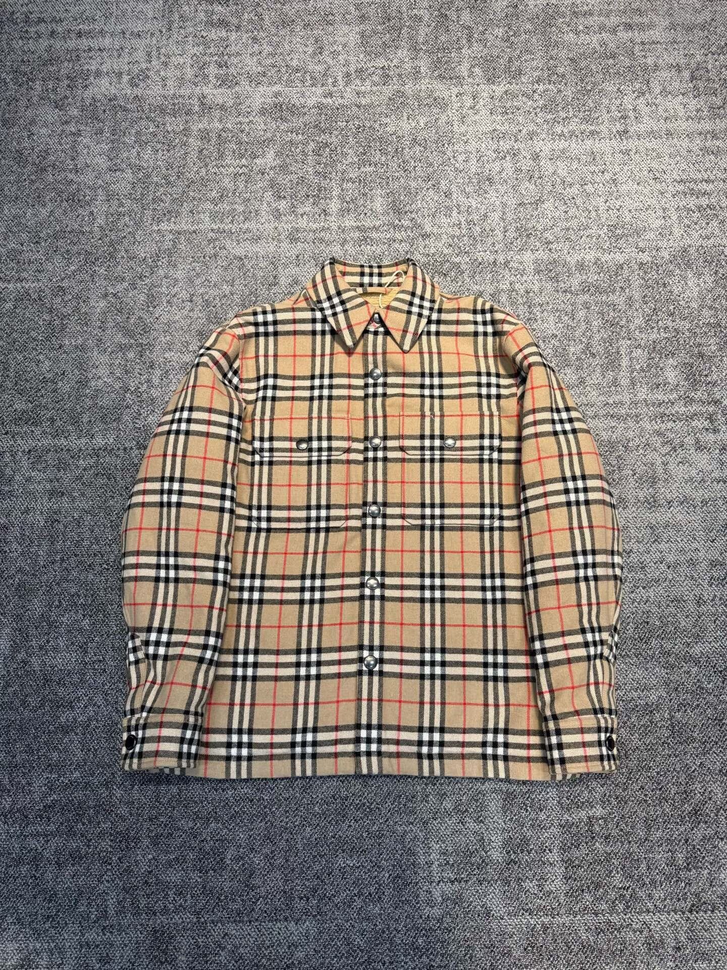 Burberry Burberry Classic Check Lamb Wool Coat M Size US M / EU 48-50 / 2 - 1 Thumbnail