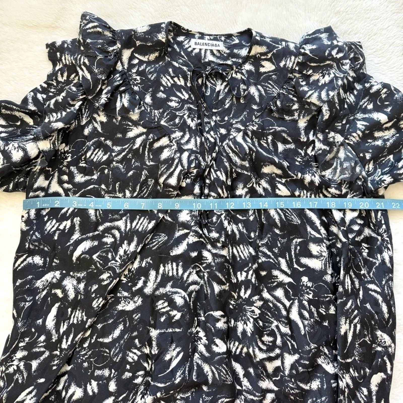 Balenciaga Balenciaga floral print oversized dress 40IT or 8 US 2600$ Size M / US 6-8 / IT 42-44 - 8 Thumbnail