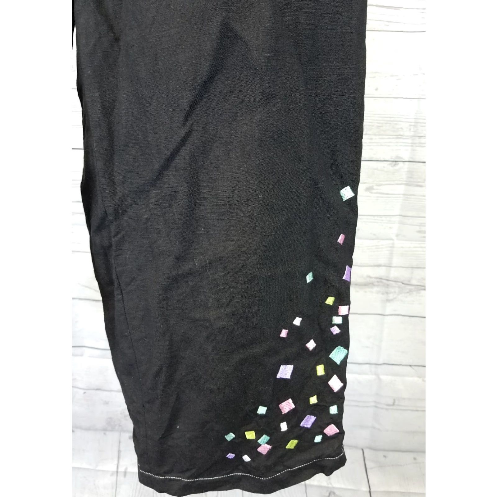 Bob Mackie VINTAGE Bob Mackie Wearable Art Capri Pants Sz Small Black Linen Embroidered Size 28" / US 6 / IT 42 - 3 Thumbnail