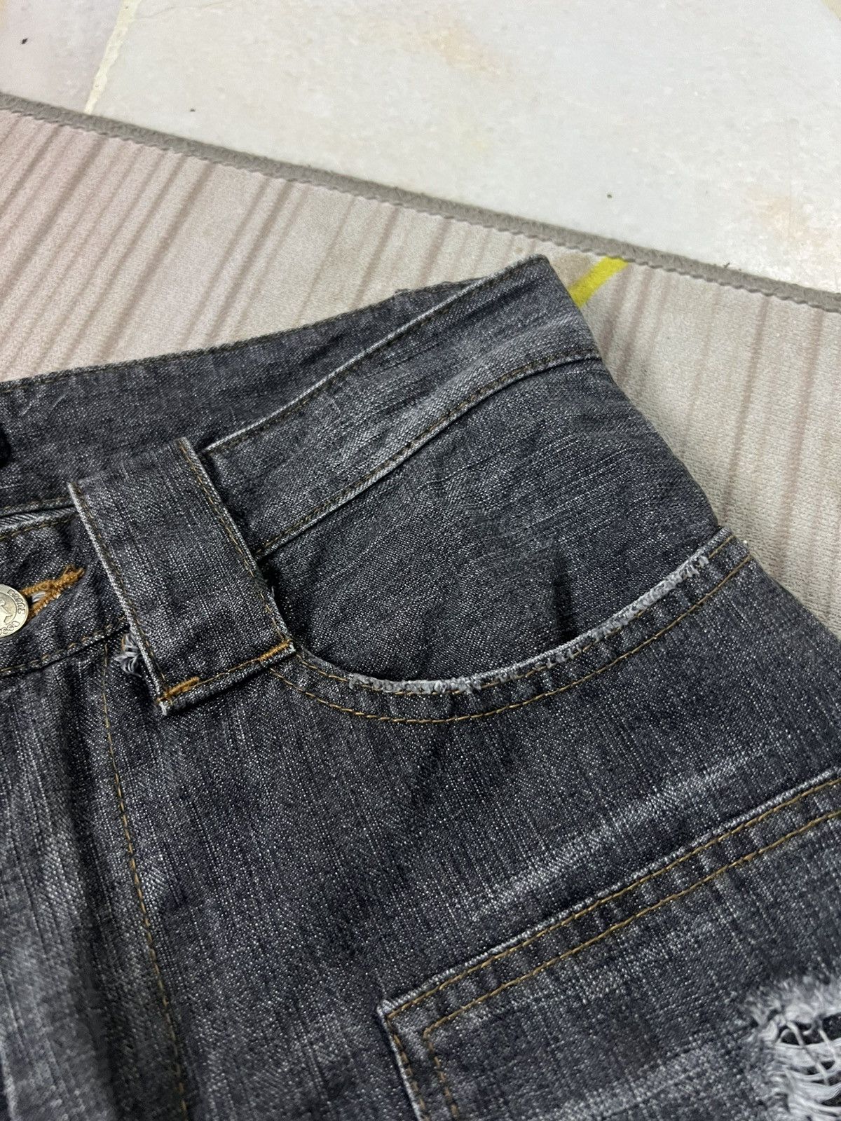 Japanese Brand 💥Zucca Multipocket Reconstruct Design Distressed Jean Size US 30 / EU 46 - 14 Thumbnail