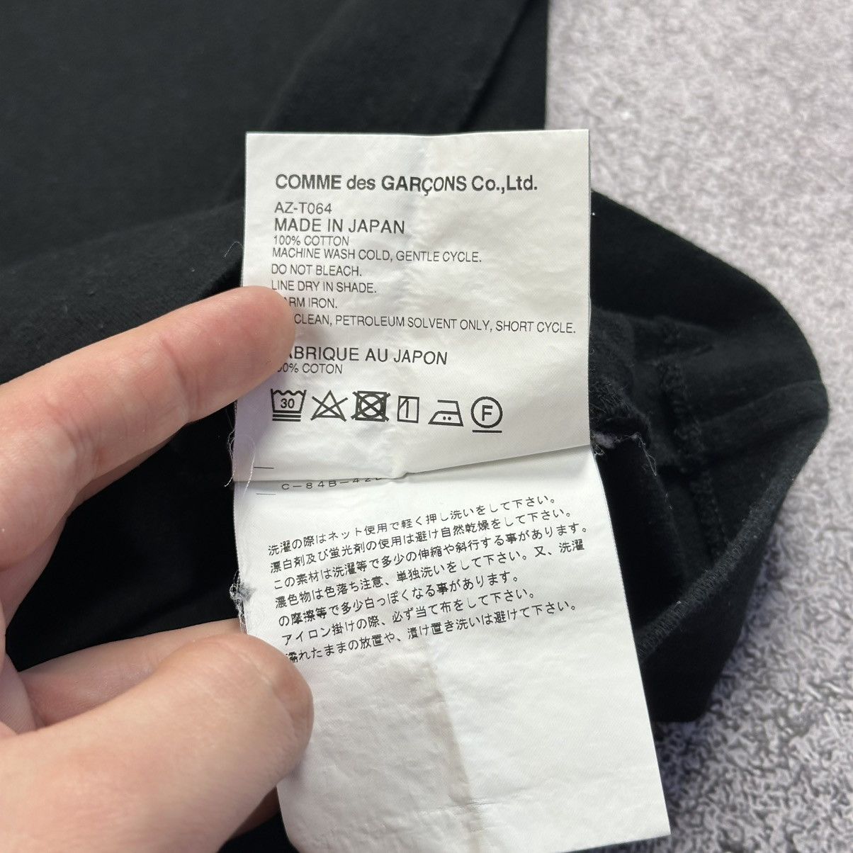 Comme des Garcons Comme Des Garcons Play T shirt Women’s Size S Black Size S / US 4 / IT 40 - 5 Thumbnail