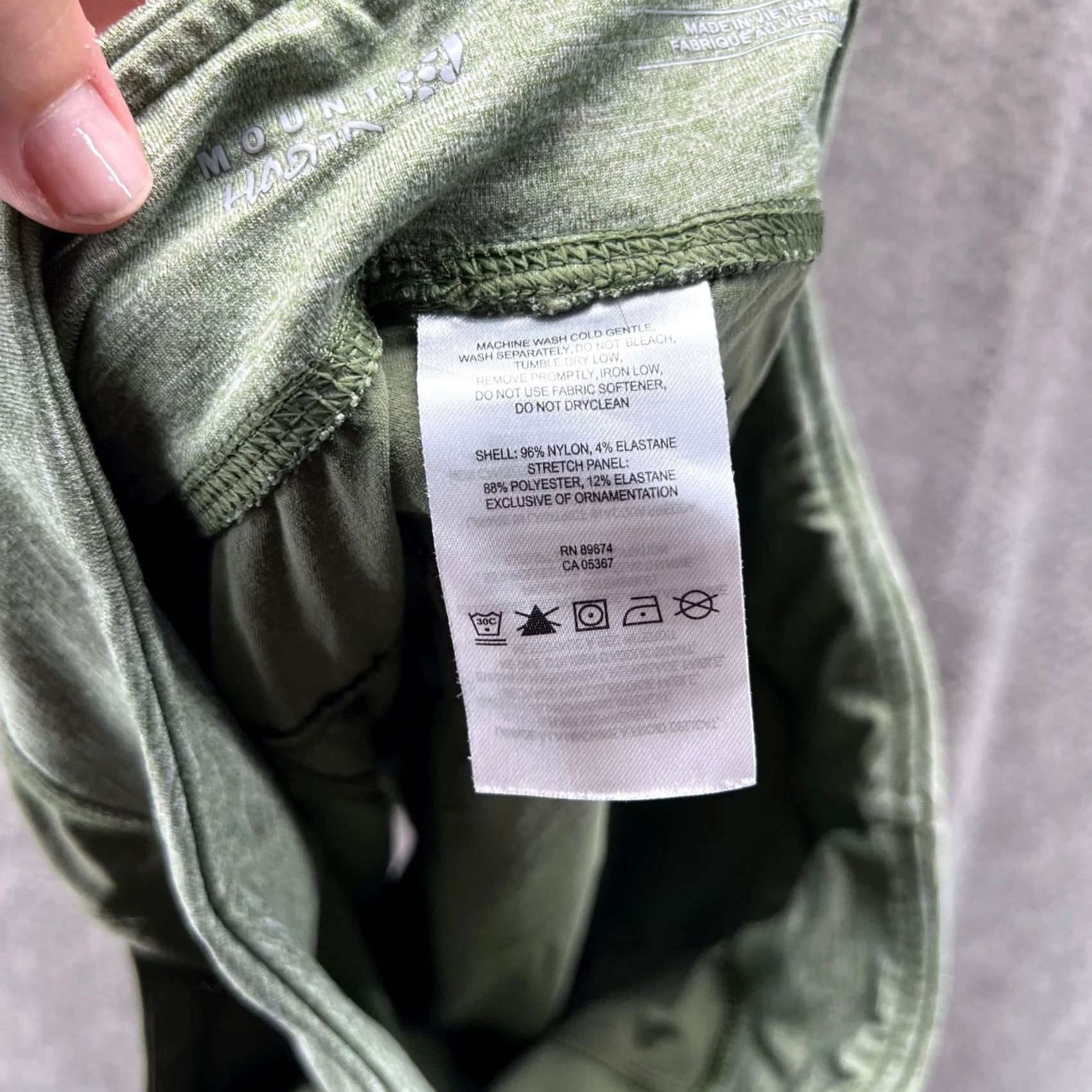 Mountain Hardwear Mountain Hardwear Skirt Womens Small Green Stretch Hiking Outdoor Pocket Nylon Skirt Womens Small Green Outdoor Hiking Athletic Stretch Size 28" / US 6 / IT 42 - 6 Thumbnail