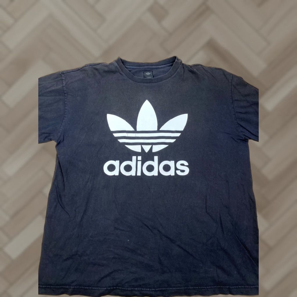 Adidas Adidas T-Shirt Black XL Logo Crew Neck Short Sleeve Mens Regular Graphic 3154 Size US XL / EU 56 / 4 - 1 Thumbnail