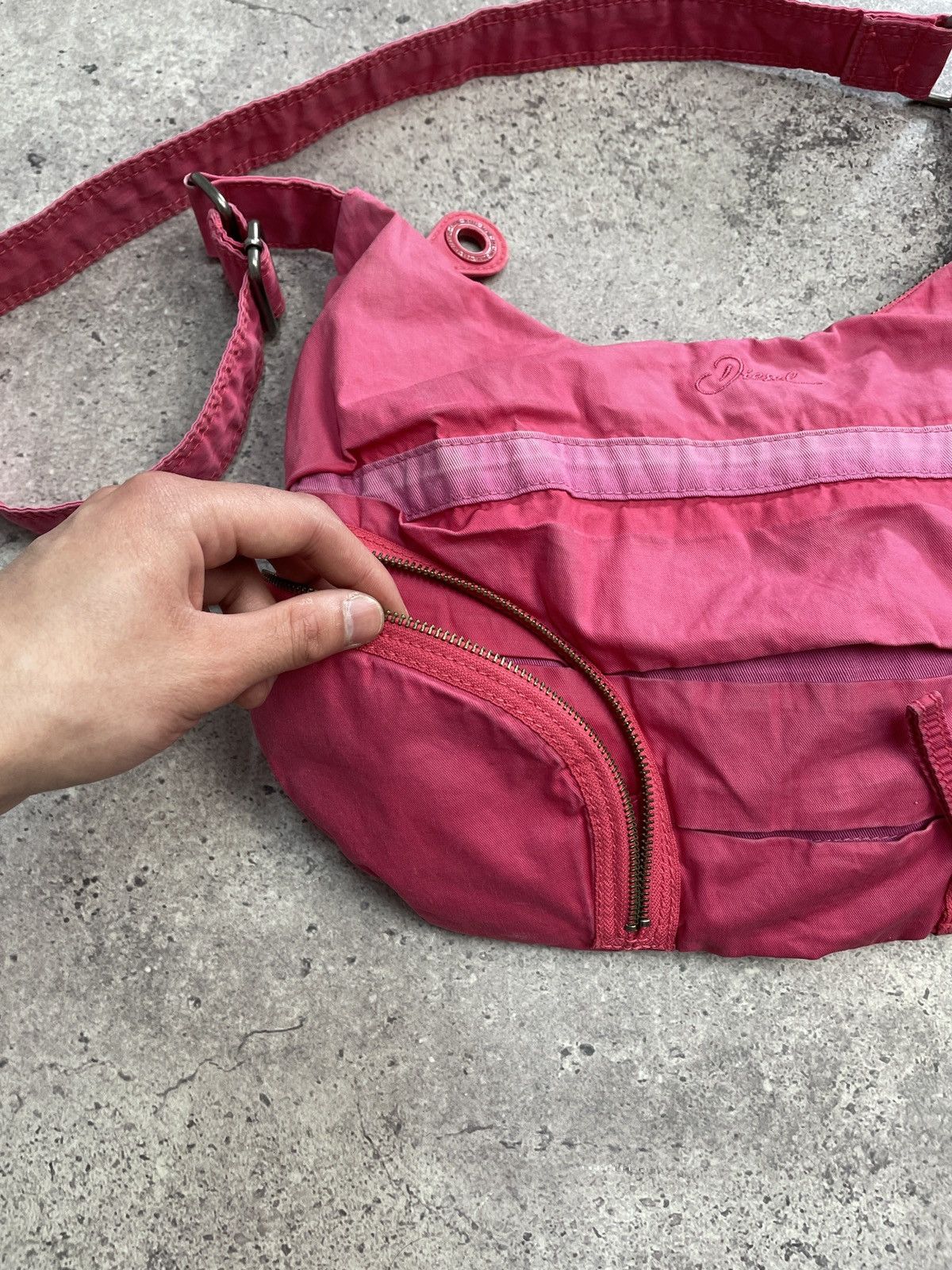 Diesel Vintage Dieslel Bag Y2K Sling bag Messenger Pink 00s Size ONE SIZE - 6 Thumbnail