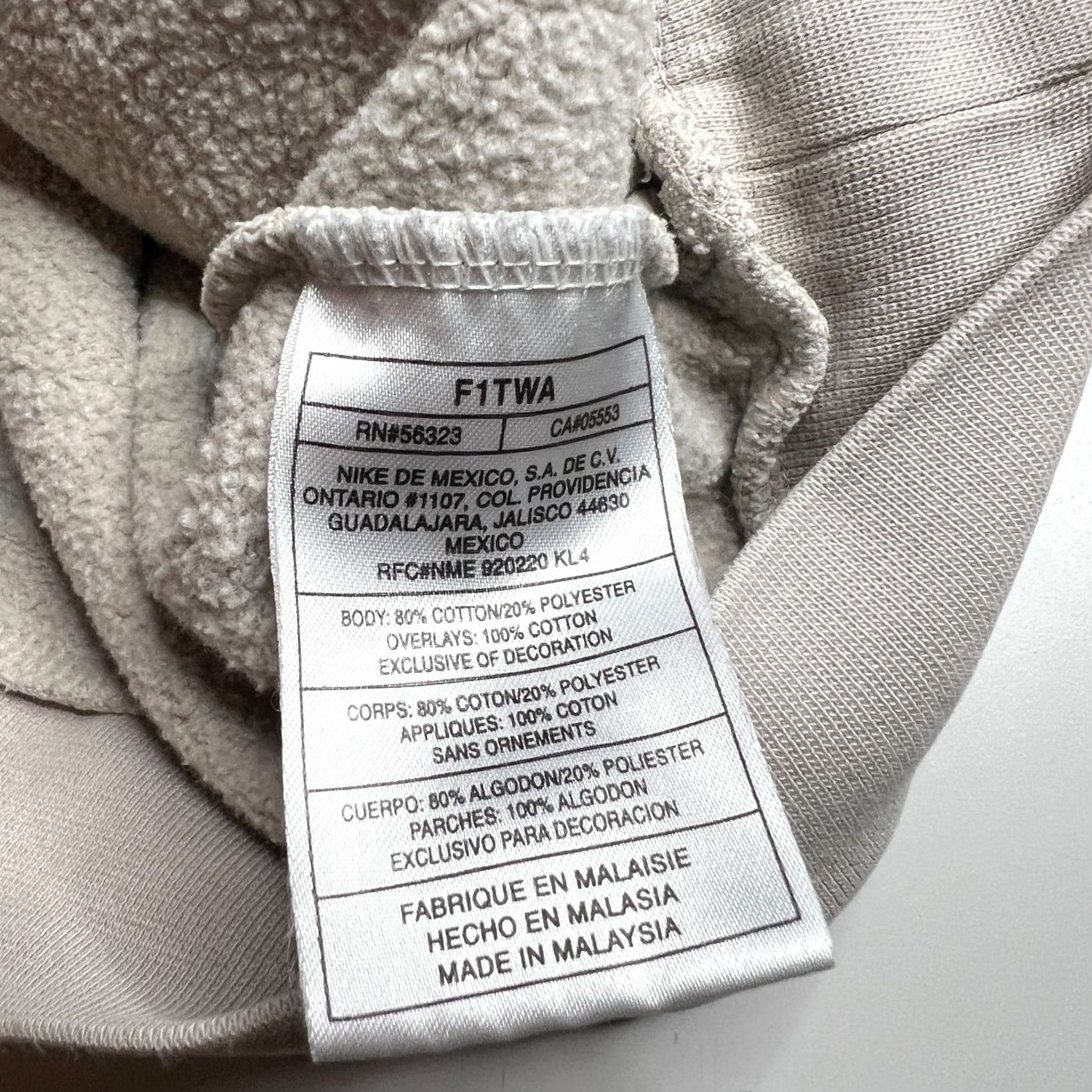 Nike VINTAGE Nike ECO Sweatshirt 2XL Beige Crewneck Men's Sweatshirt 90s Nike ECO 2000s Logo Size US XXL / EU 58 / 5 - 4 Thumbnail