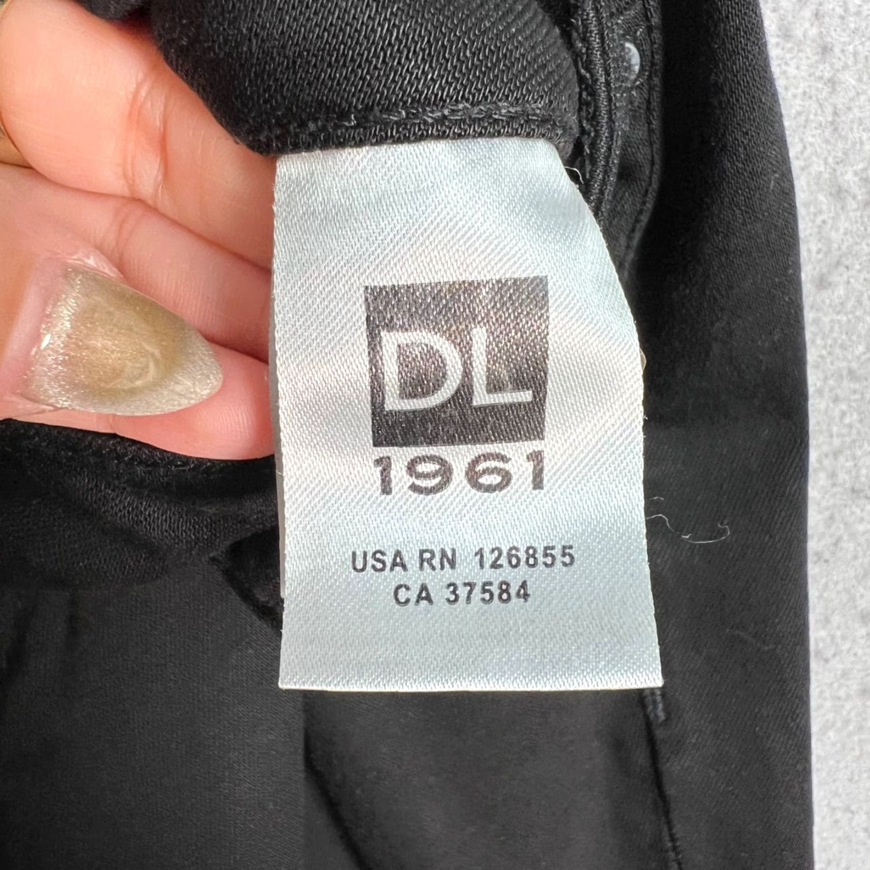 DL1961 DL1961 Margaux Instasculpt Ankle Skinny Jeans Black Raw Hem Size 26 Womens Jeans Size 26" / US 2 / IT 38 - 4 Thumbnail