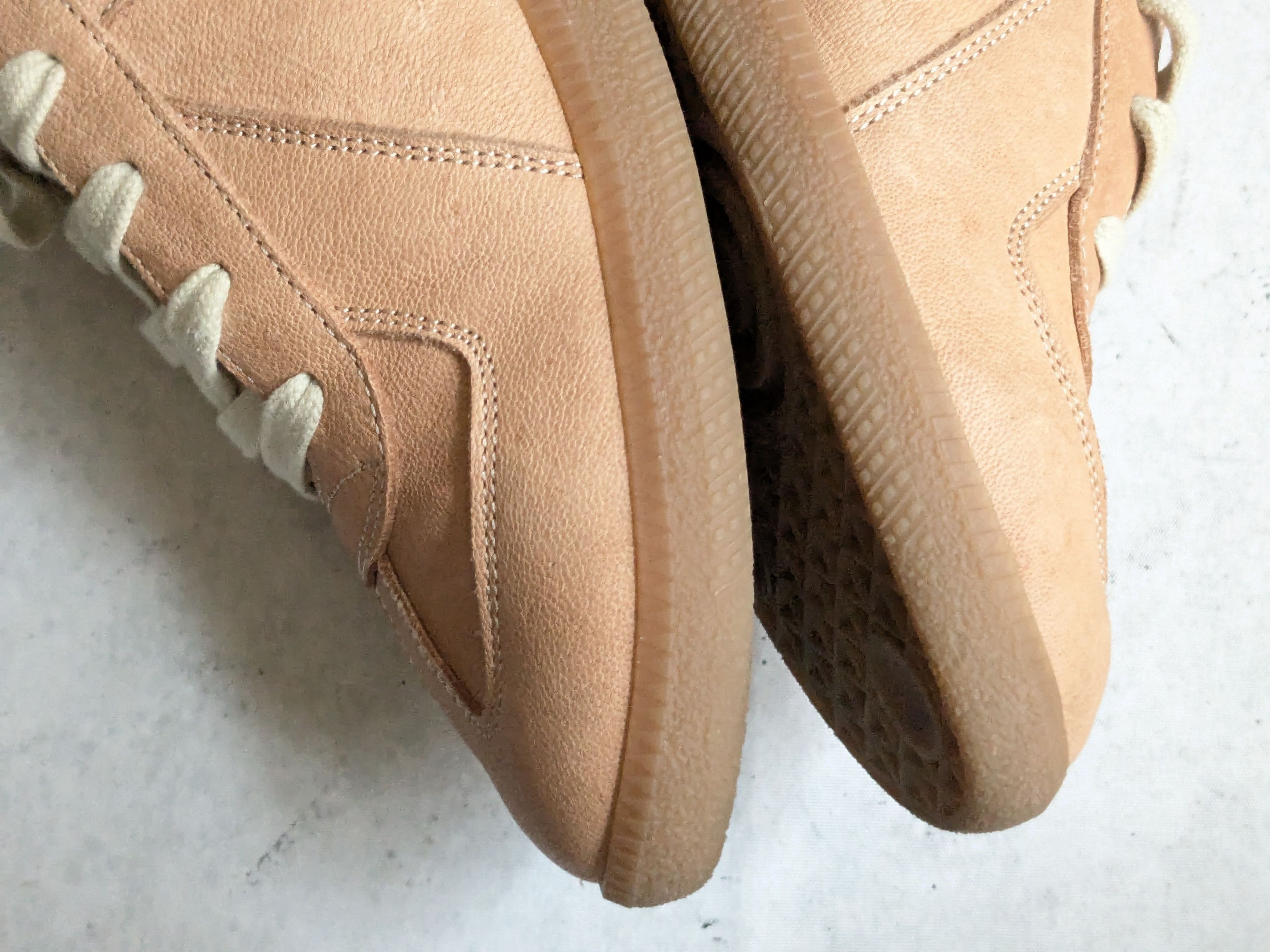 Maison Margiela Maison Margiela Replica GAT 11 44 Low Tops Beige Size US 11 / EU 44 - 14 Thumbnail