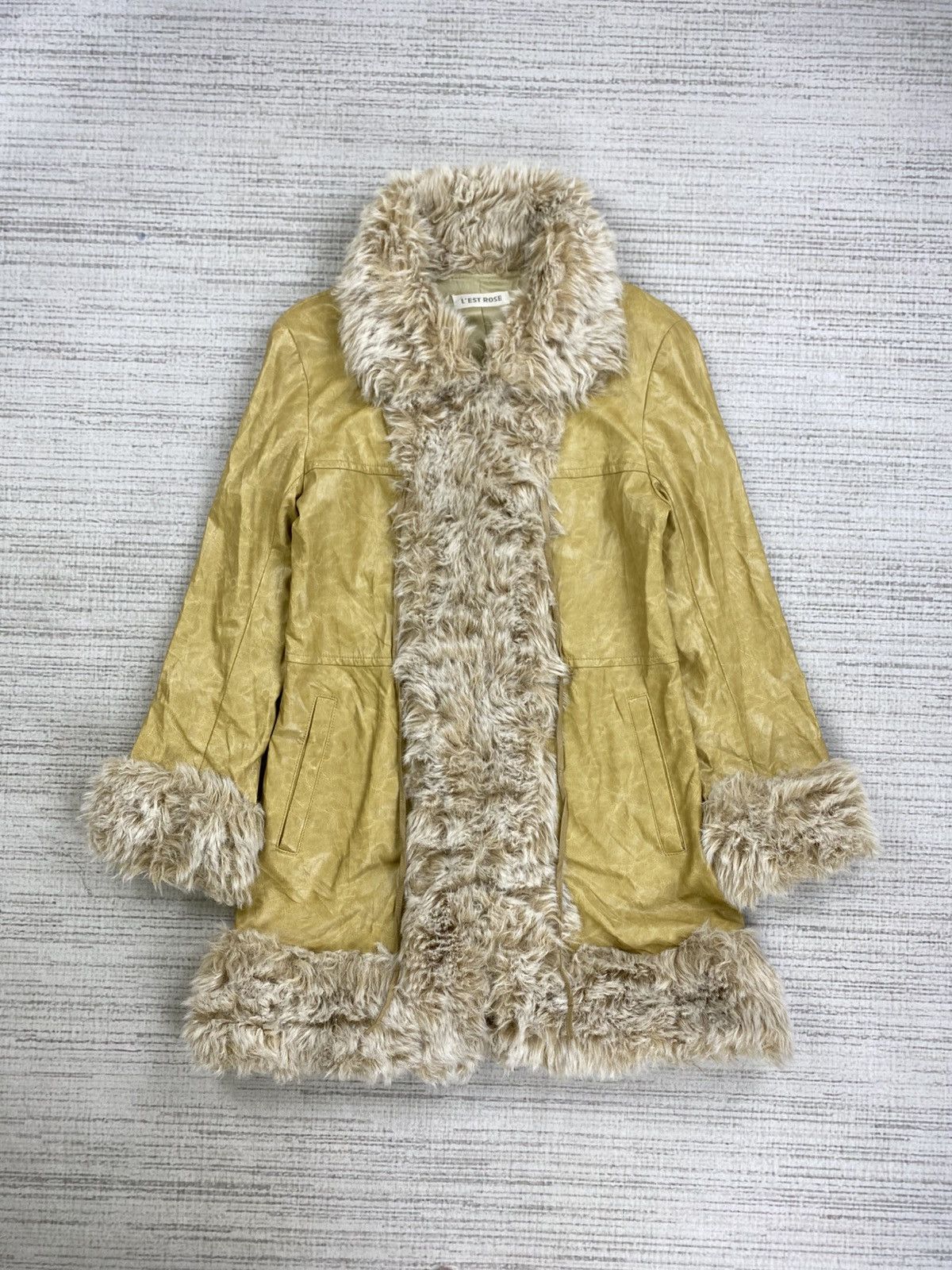 Vintage Vintage L’est Rose Faux Fur Leather Coat Jacket Size US S / EU 44-46 / 1 - 1 Thumbnail