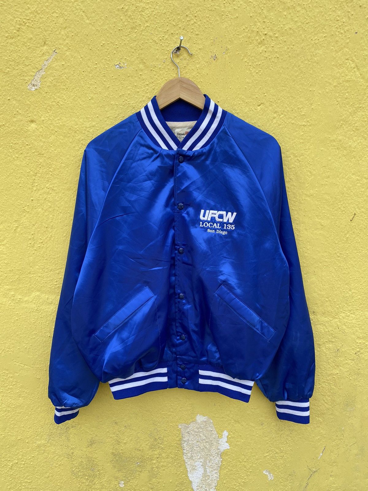 Vintage Vintage UFCW san diego satin varsity jacket Size US L / EU 52-54 / 3 - 3 Thumbnail