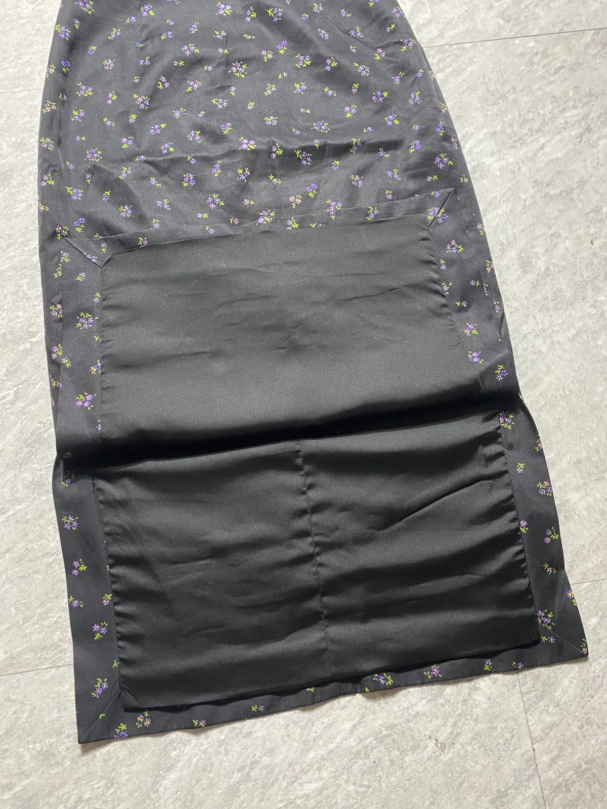 Shushu/Tong SHUSHU/TONG FALL WINTER 22 GOTHIC PENCIL SKIRT Size 28" / US 6 / IT 42 - 4 Thumbnail