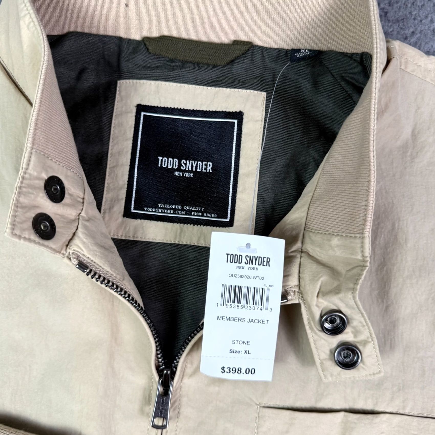 Todd Snyder Todd Snyder Members Jacket Mens XL Stone Khaki Full Zip Performance Bomber NEW Size US XL / EU 56 / 4 - 3 Thumbnail