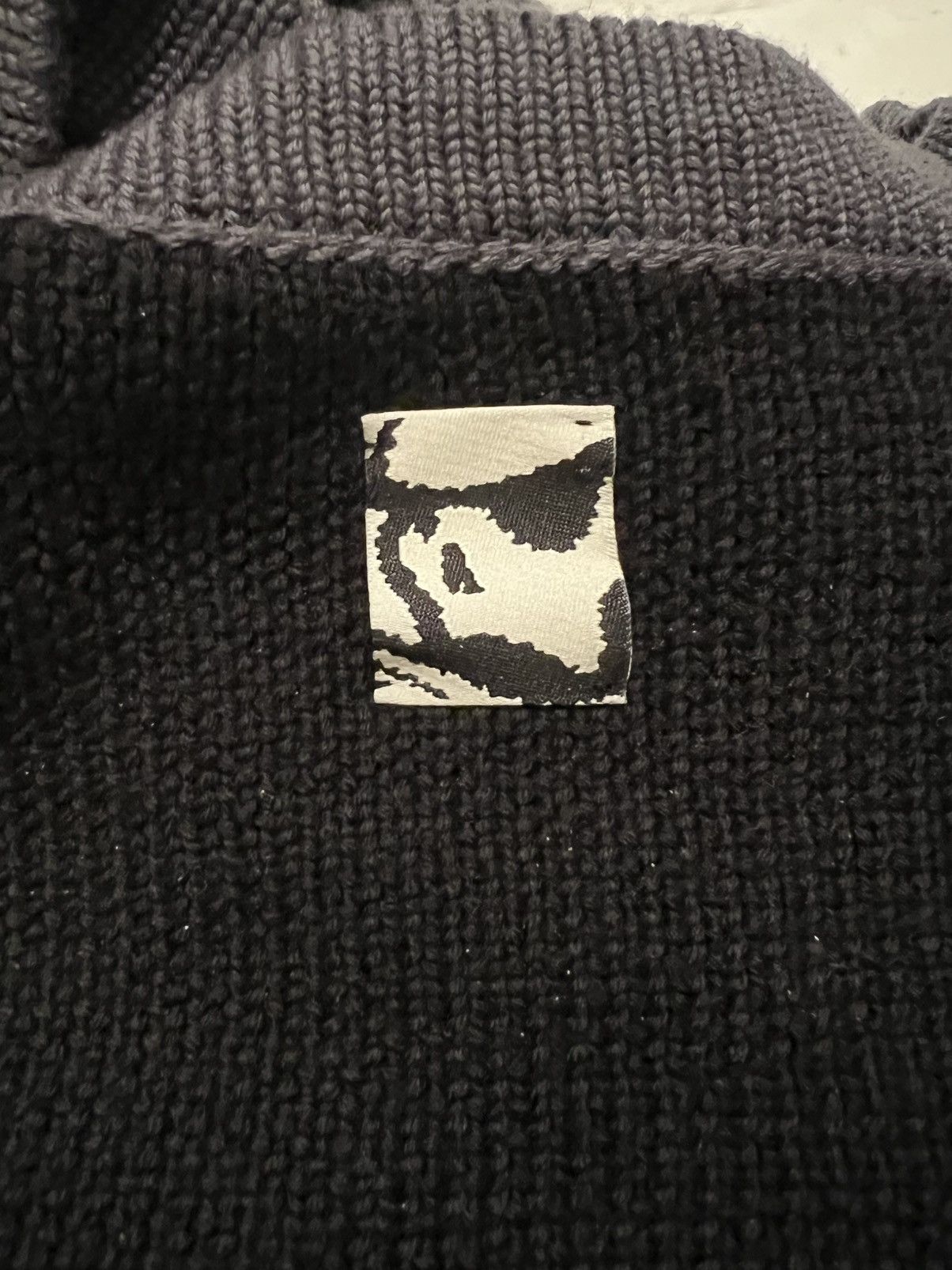 GR10K GR10K two-tone design V-neck jumper Wool Medium Black Grey Size US M / EU 48-50 / 2 - 10 Thumbnail