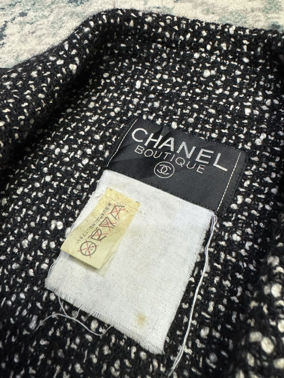 Chanel VINTAGE 1980s DISTRESSED CHANEL WAXED TWEED LINING JACKET Size L / US 10 / IT 46 - 6 Thumbnail