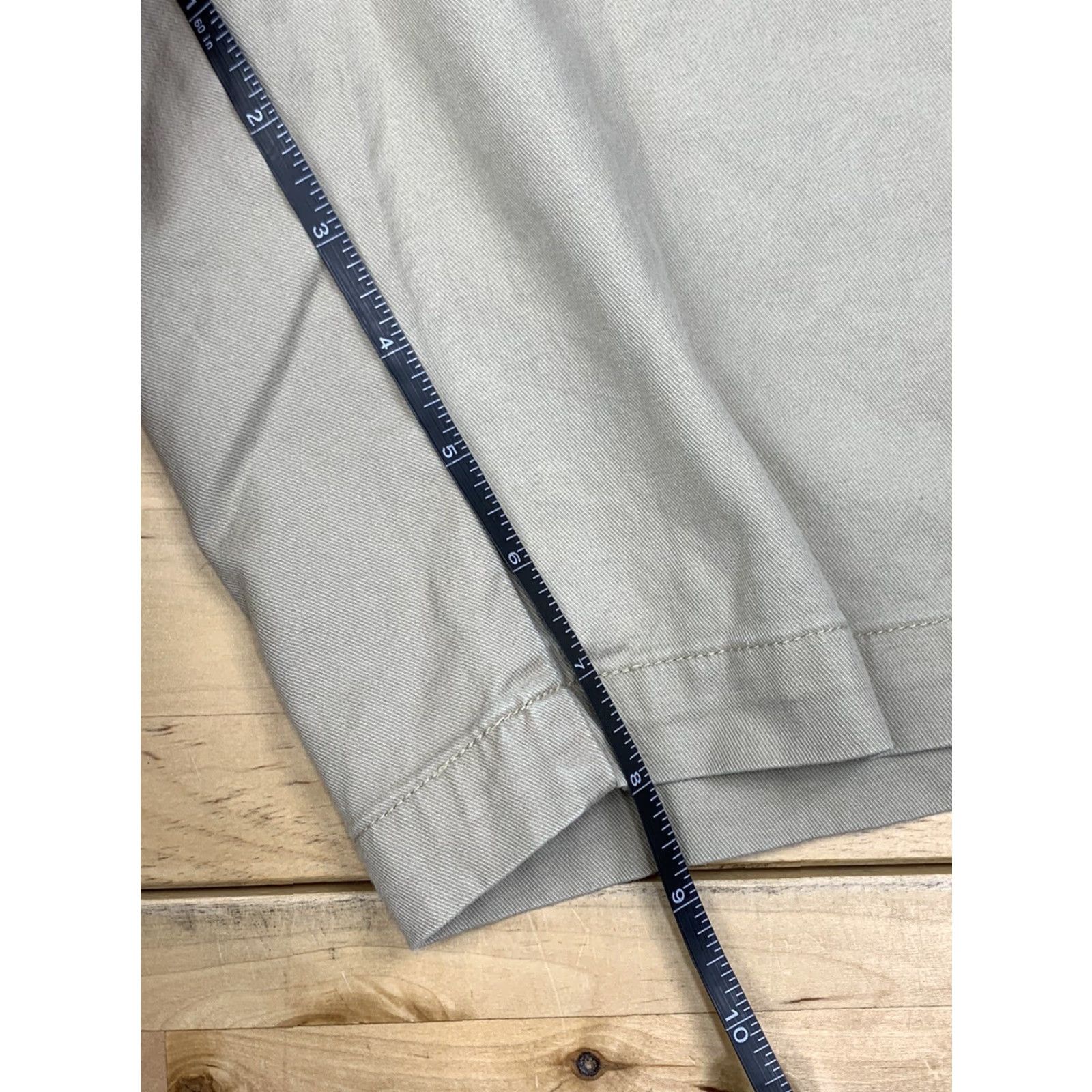 Peter Millar Peter Millar Chino Shorts Men 36 Beige Flat Front 8" Inseam Casual Golf Size US 36 / EU 52 - 5 Thumbnail