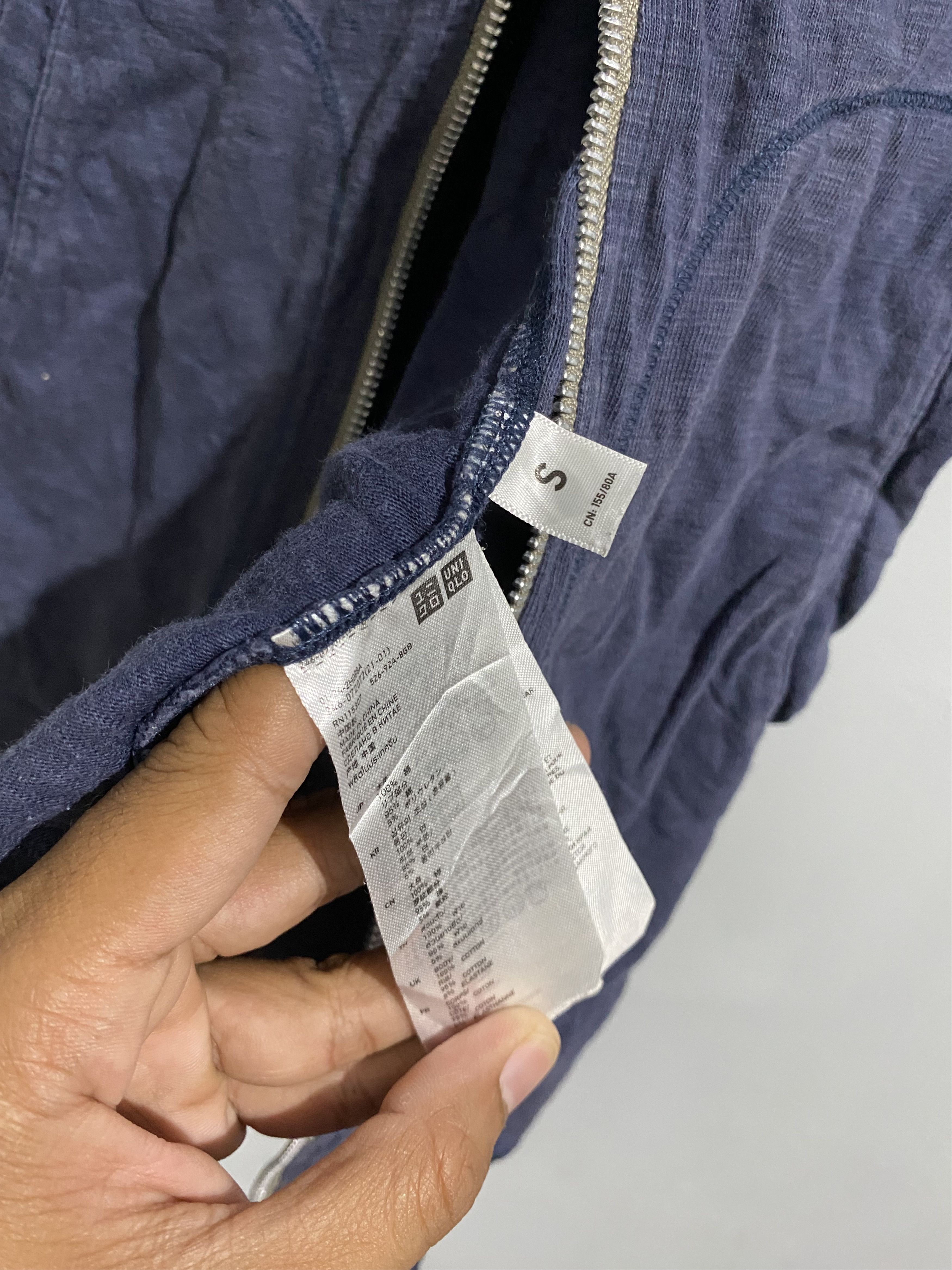 Jun Takahashi × Undercover × Uniqlo undercover x uniqlo uu distressed hoodie Size US S / EU 44-46 / 1 - 12 Thumbnail