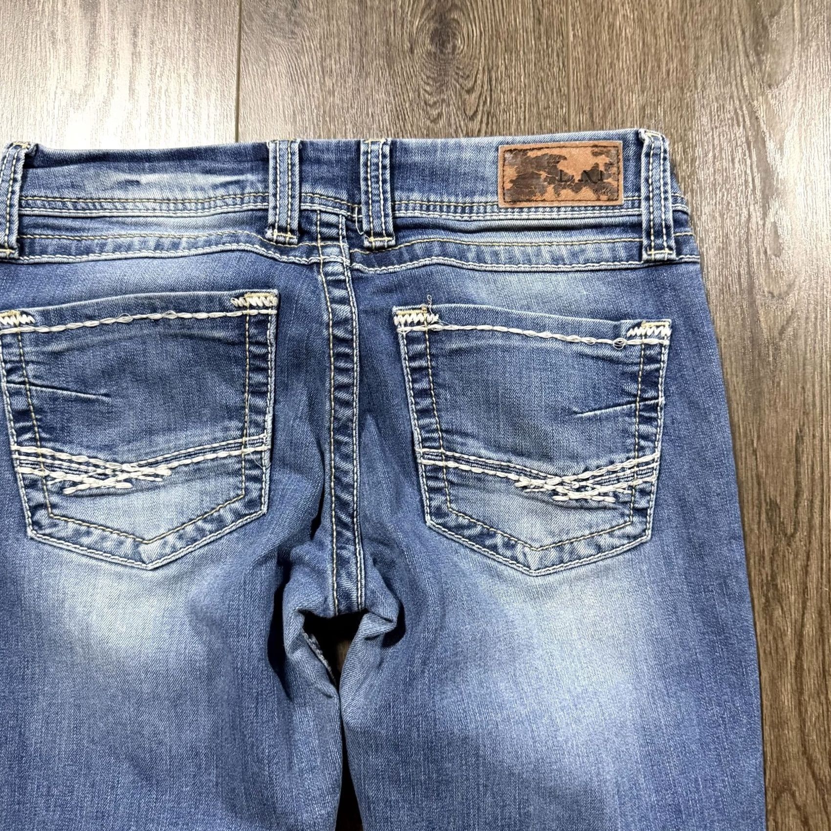 BKE BKE Culture Jeans Womens Bootcut 28R Low Rise Medium Wash Denim Slim Fit Distressed Pockets Embroidered Logo 5-Pocket Inseam 32in Vintage No Size 28" / US 6 / IT 42 - 3 Thumbnail