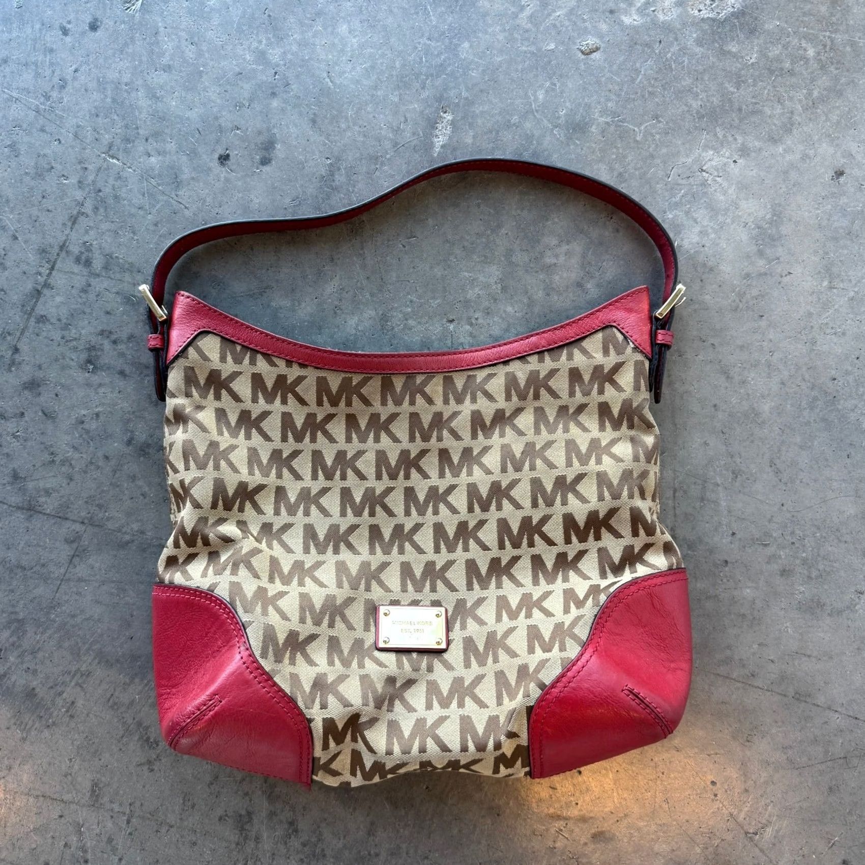 Michael Kors MICHAEL Michael Kors Millbrook Signature Jacquard Large Red Shoulder Hobo Bag Size ONE SIZE - 2 Thumbnail